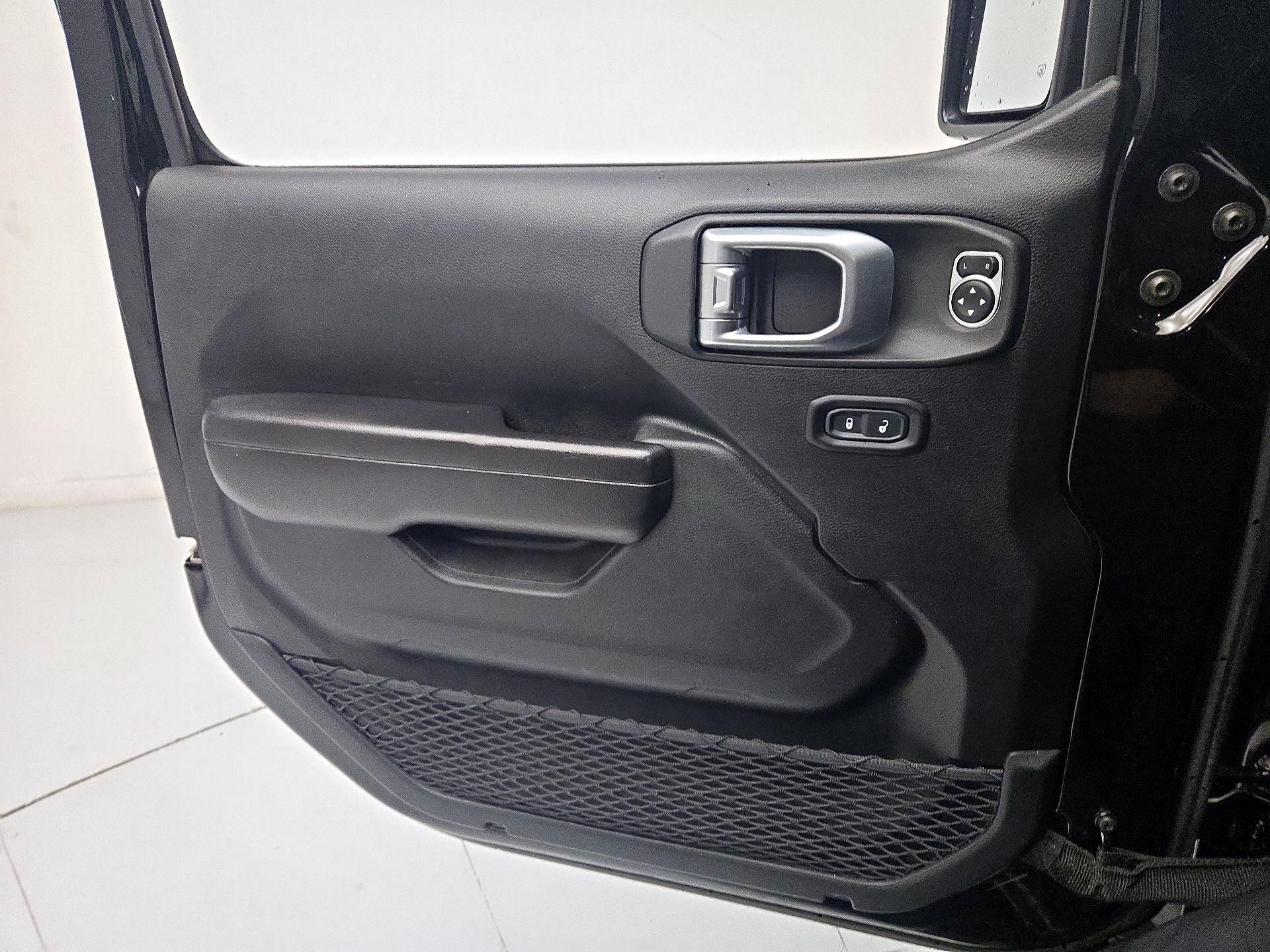 Thumbnail: 2020 Jeep Gladiator - 12