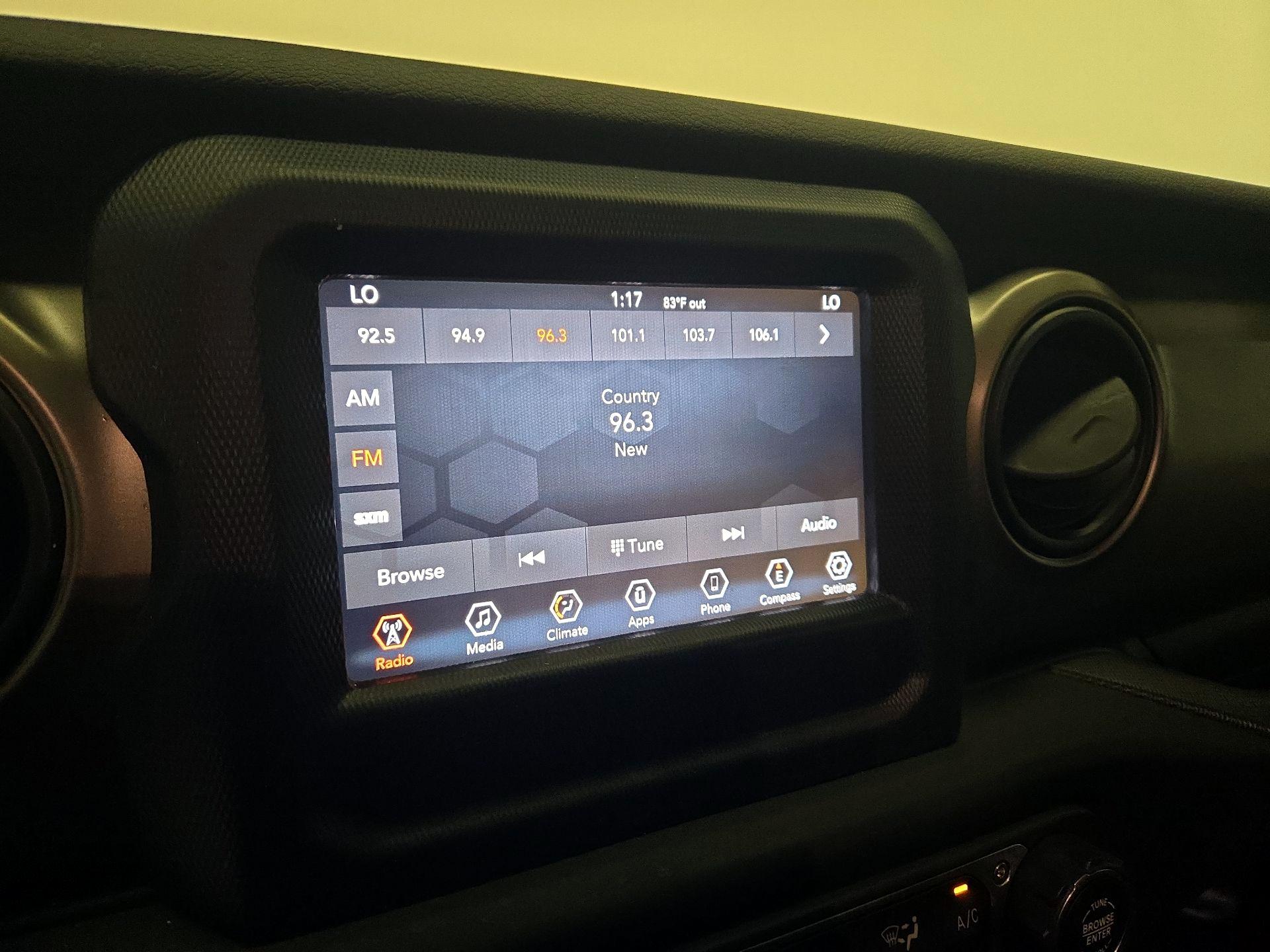 Thumbnail: 2020 Jeep Gladiator - 15