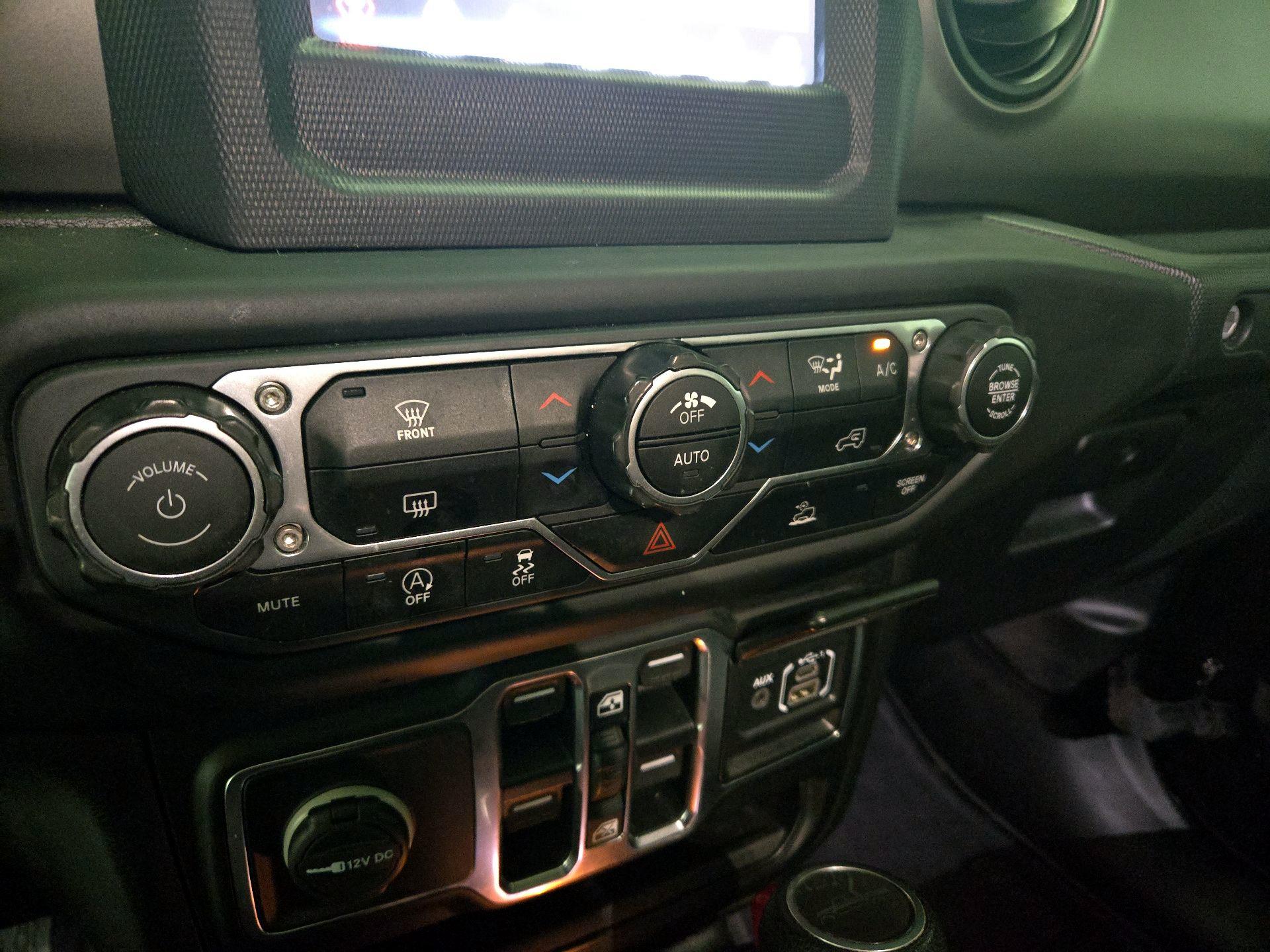 Thumbnail: 2020 Jeep Gladiator - 16