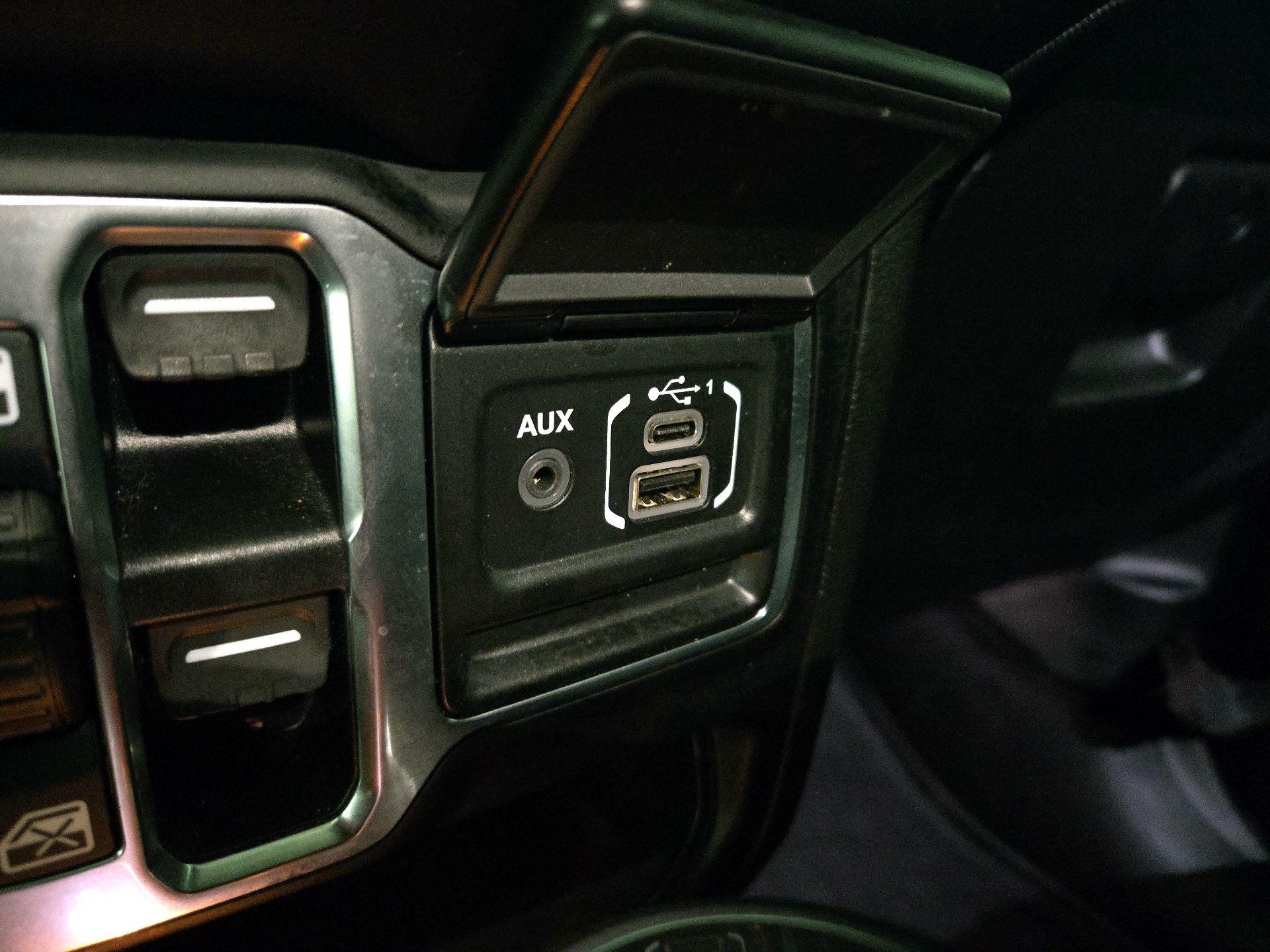 Thumbnail: 2020 Jeep Gladiator - 18