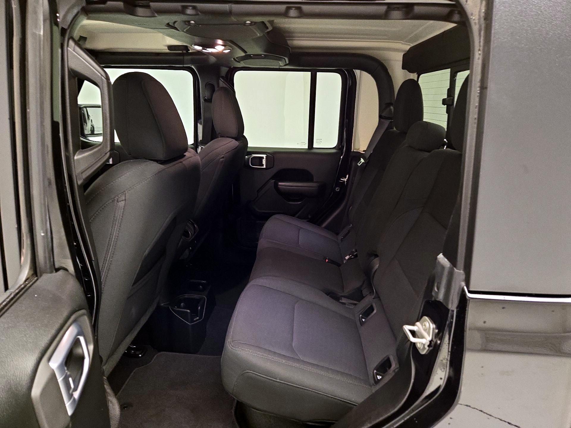 Thumbnail: 2020 Jeep Gladiator - 19