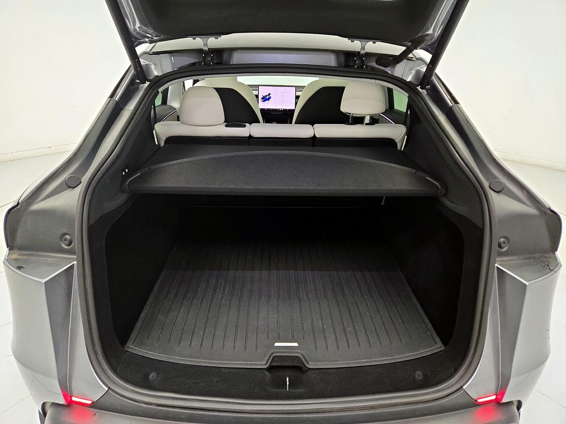 Thumbnail: 2026 Tesla Model Y - 19