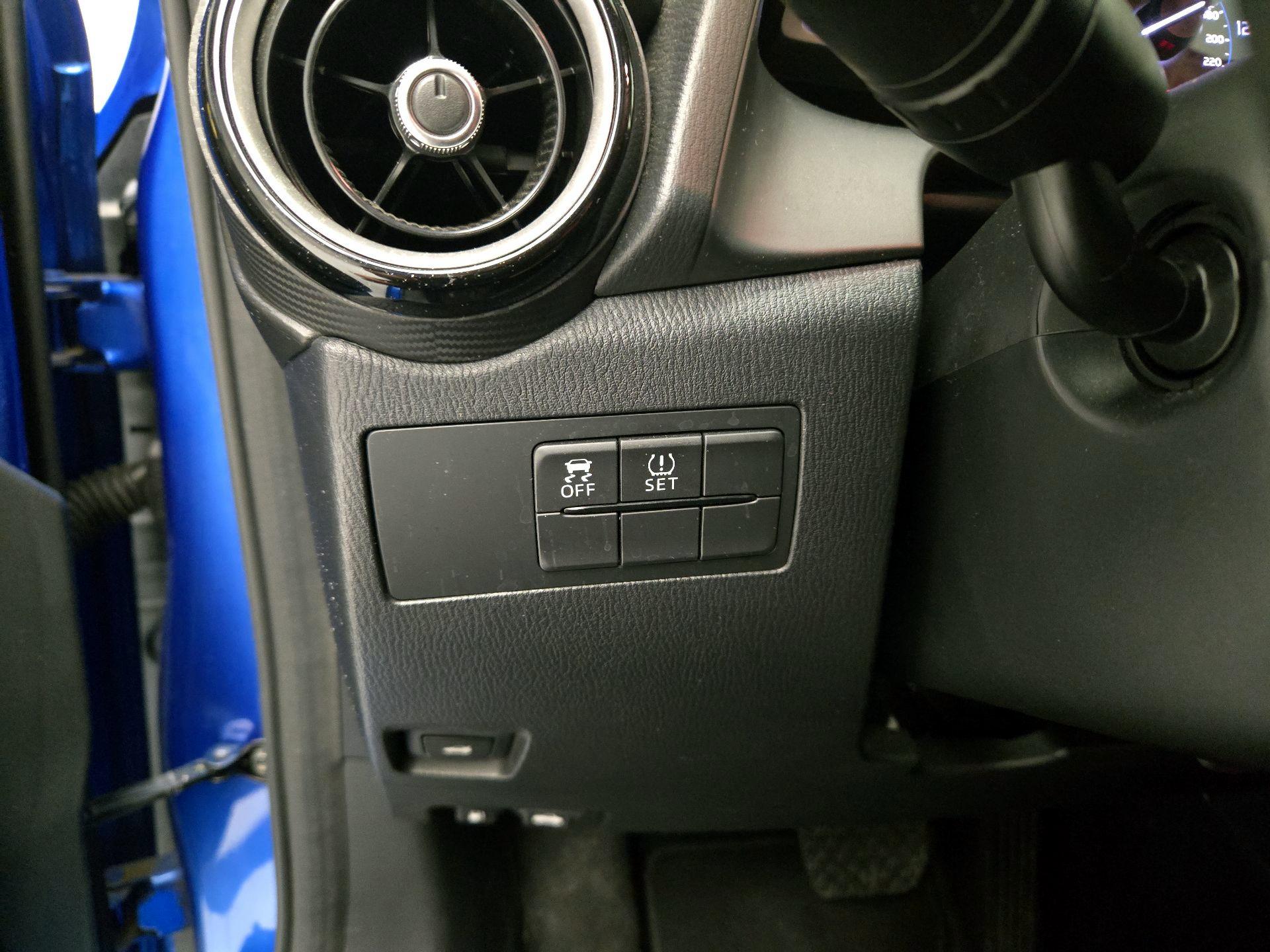 Thumbnail: 2020 Toyota Yaris - 13