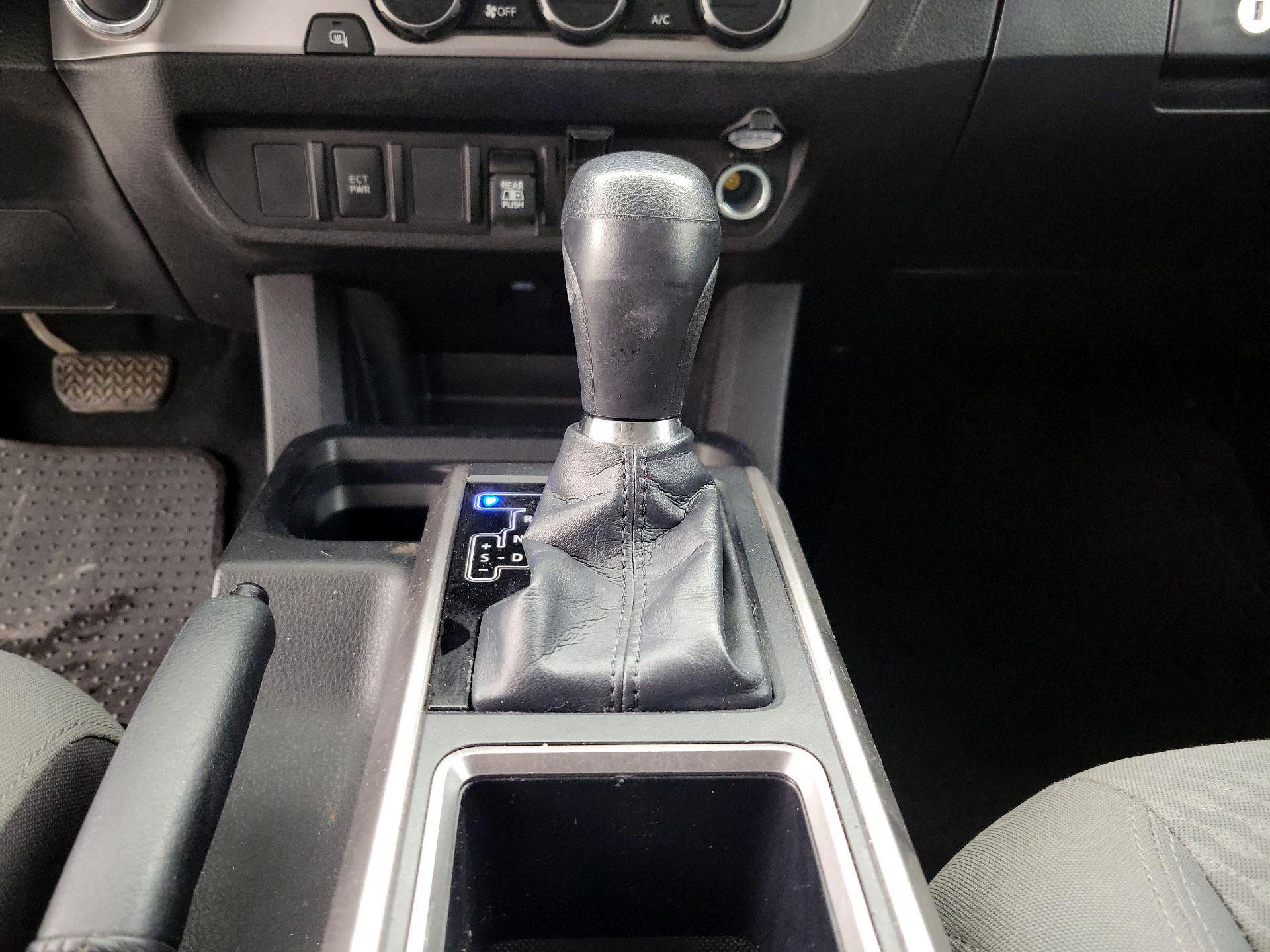 Thumbnail: 2023 Toyota Tacoma - 17