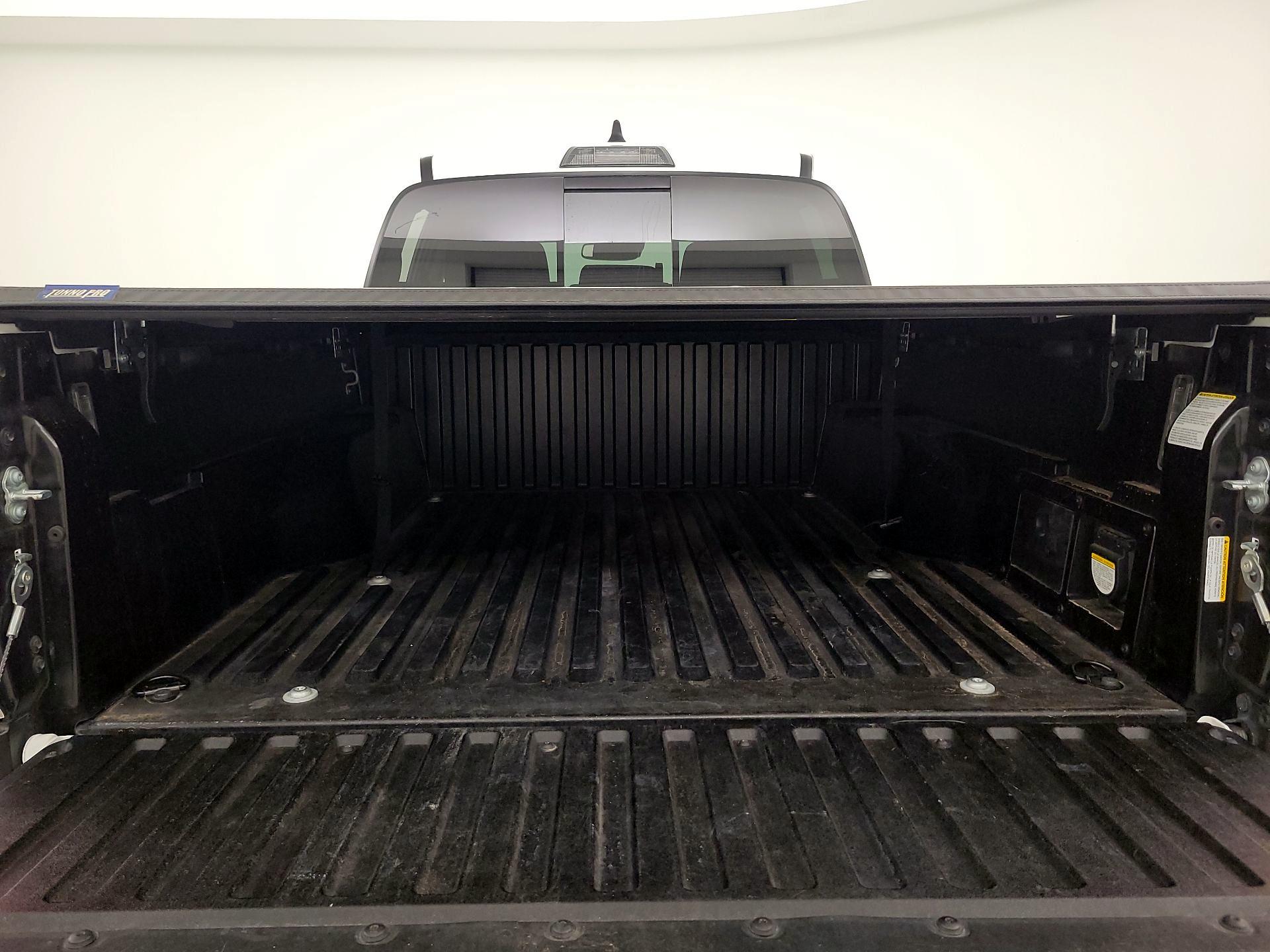 Thumbnail: 2021 Toyota Tacoma - 20