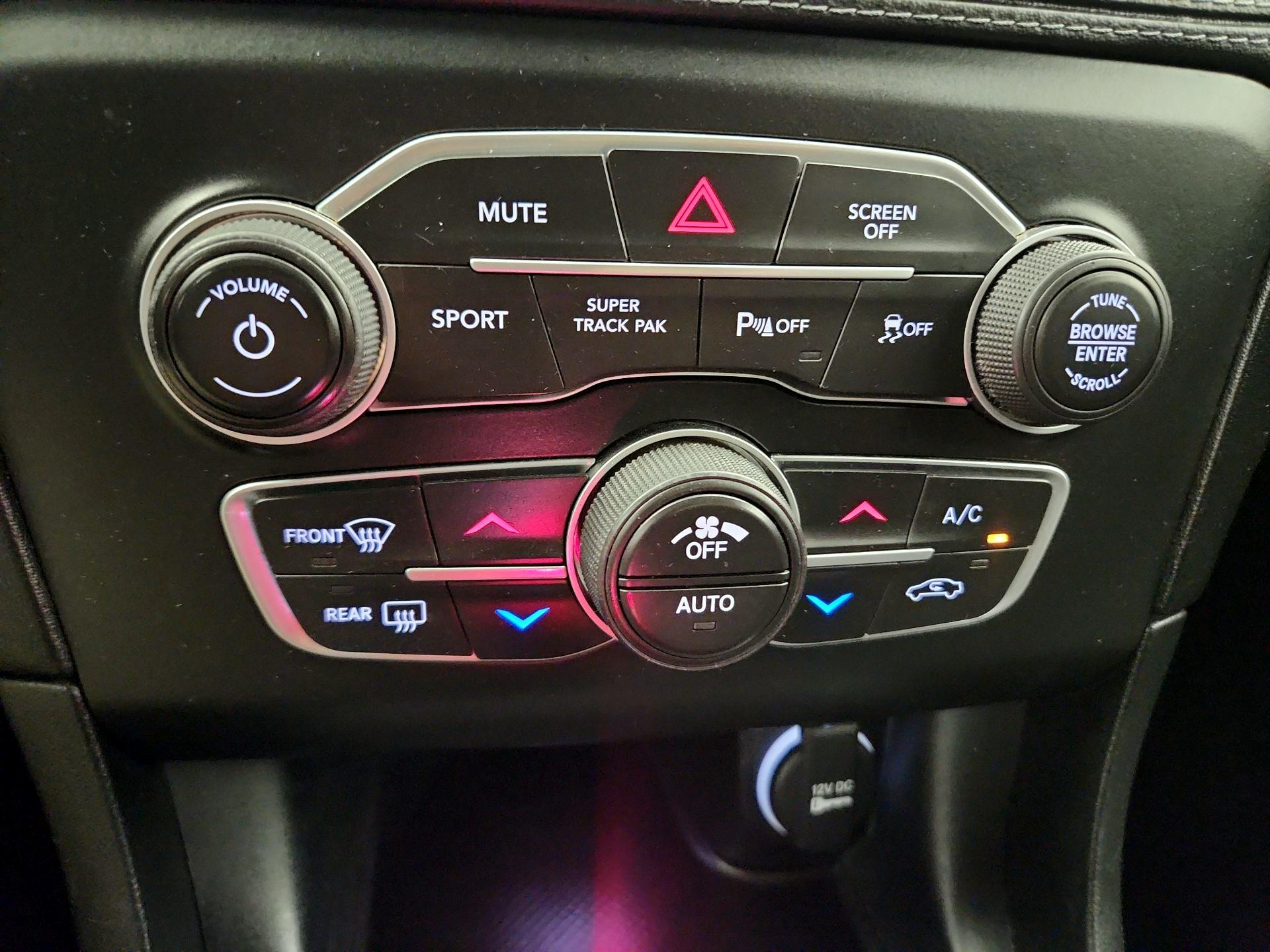 Thumbnail: 2022 Dodge Charger - 16