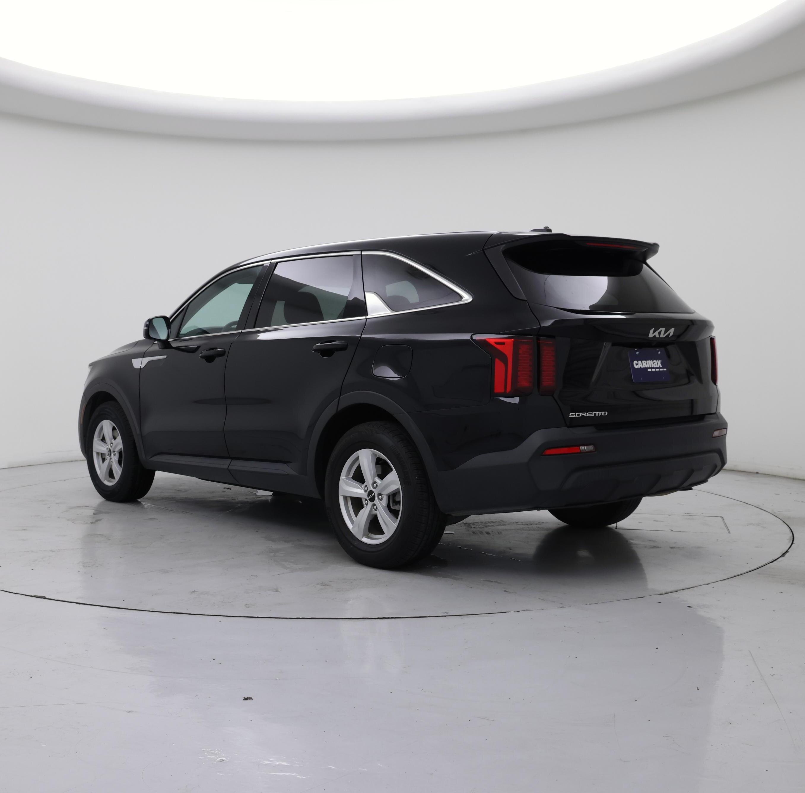 Thumbnail: 2023 Kia Sorento - 2