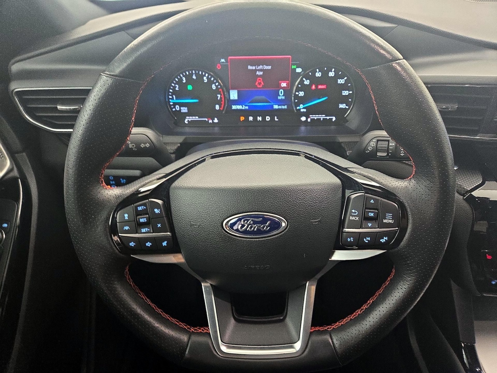 2023 Ford Explorer ST-LINE - Photo 11