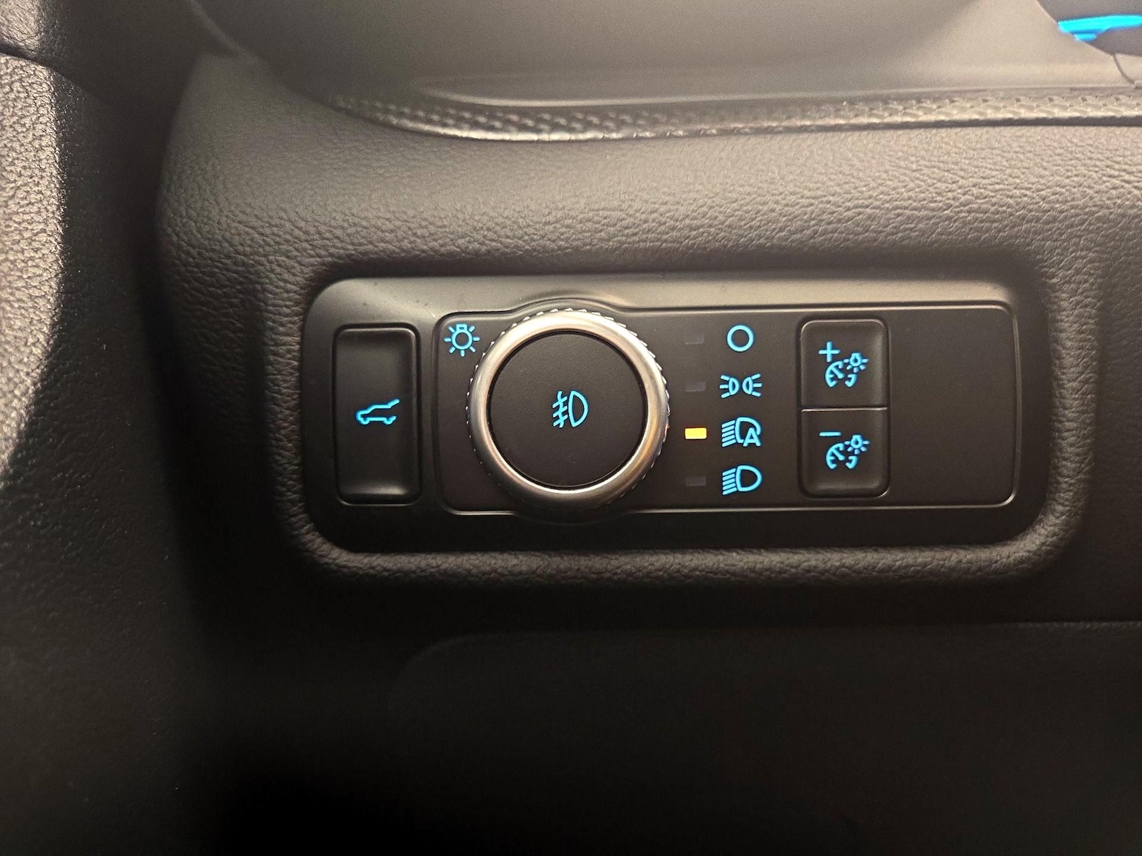 2023 Ford Explorer ST-LINE - Photo 14