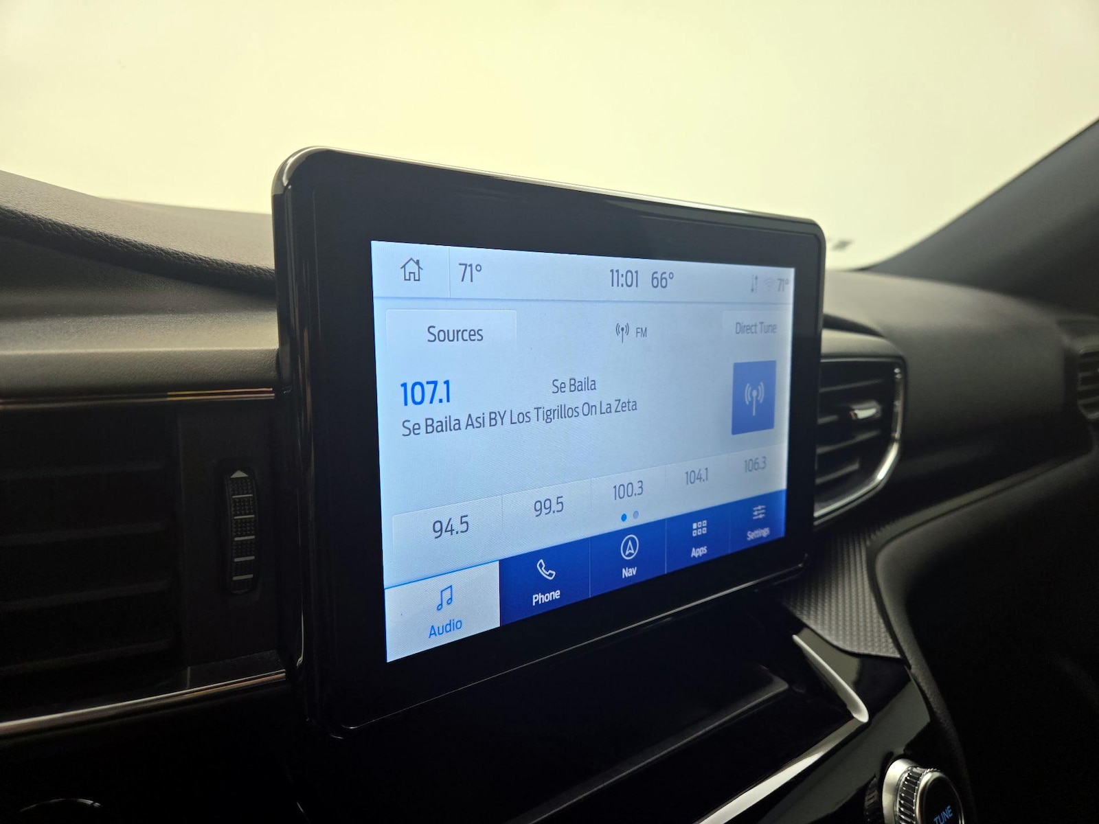 2023 Ford Explorer ST-LINE - Photo 17