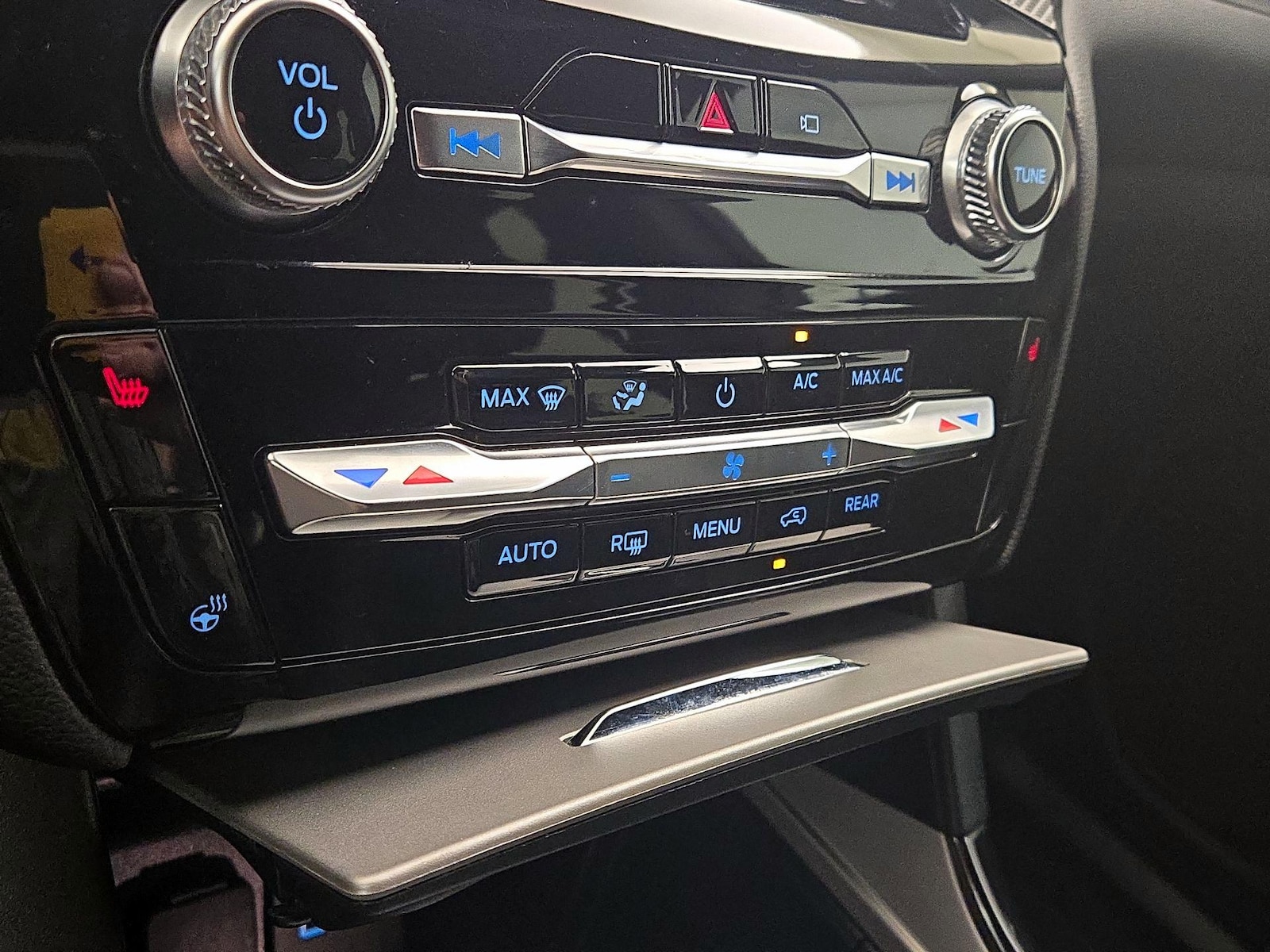 2023 Ford Explorer ST-LINE - Photo 18