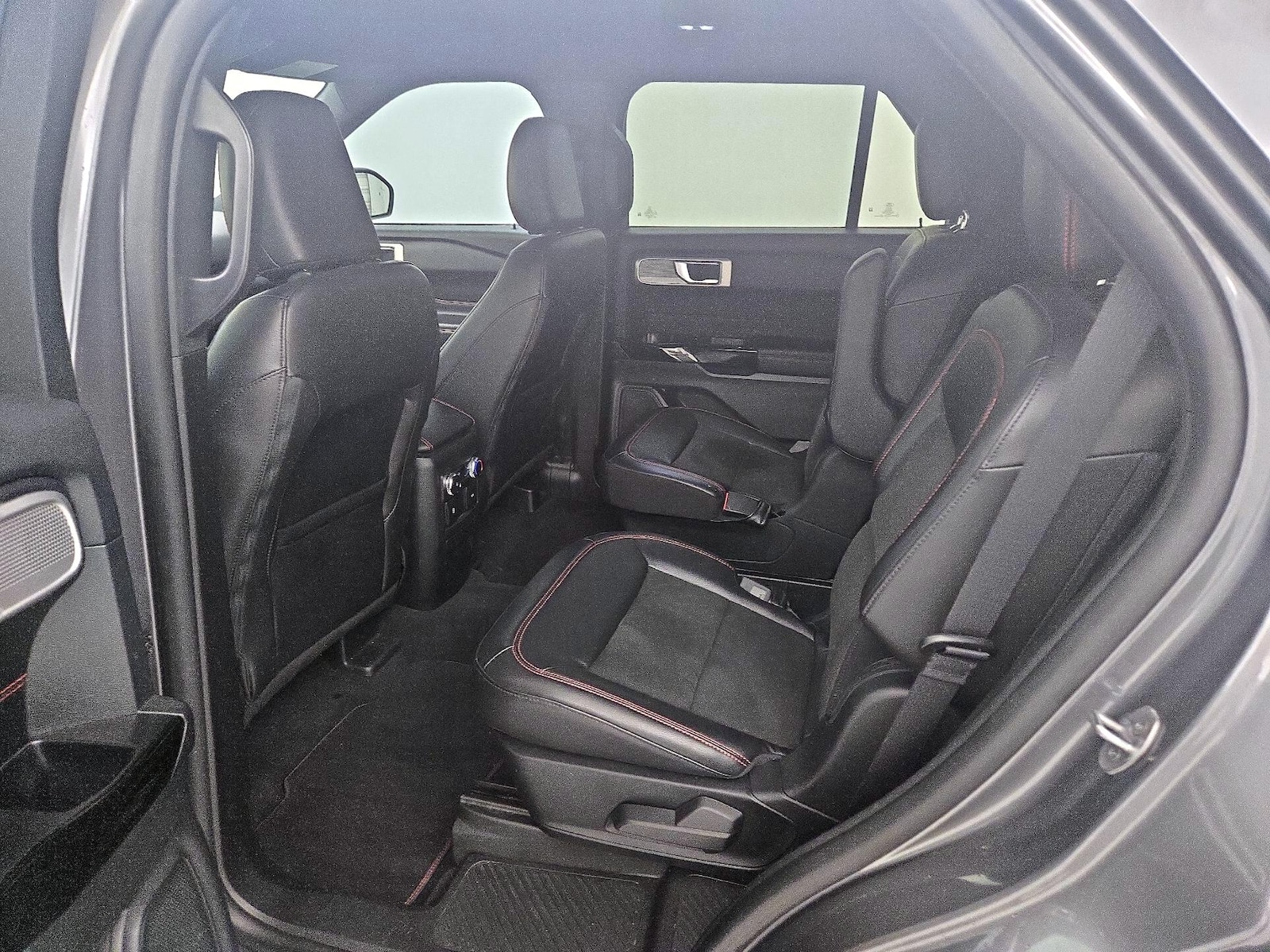 2023 Ford Explorer ST-LINE - Photo 21