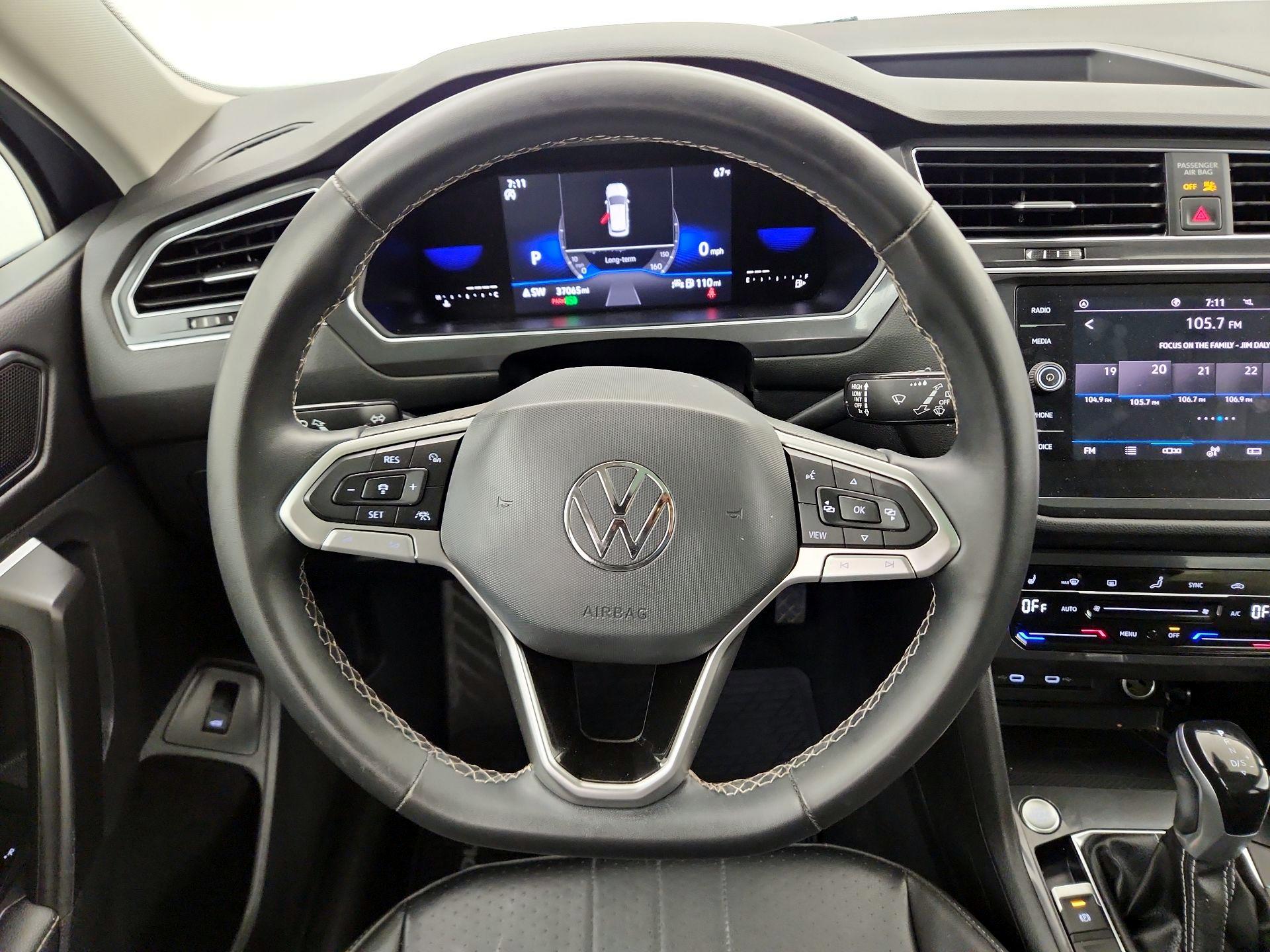 Thumbnail: 2022 Volkswagen Tiguan - 10