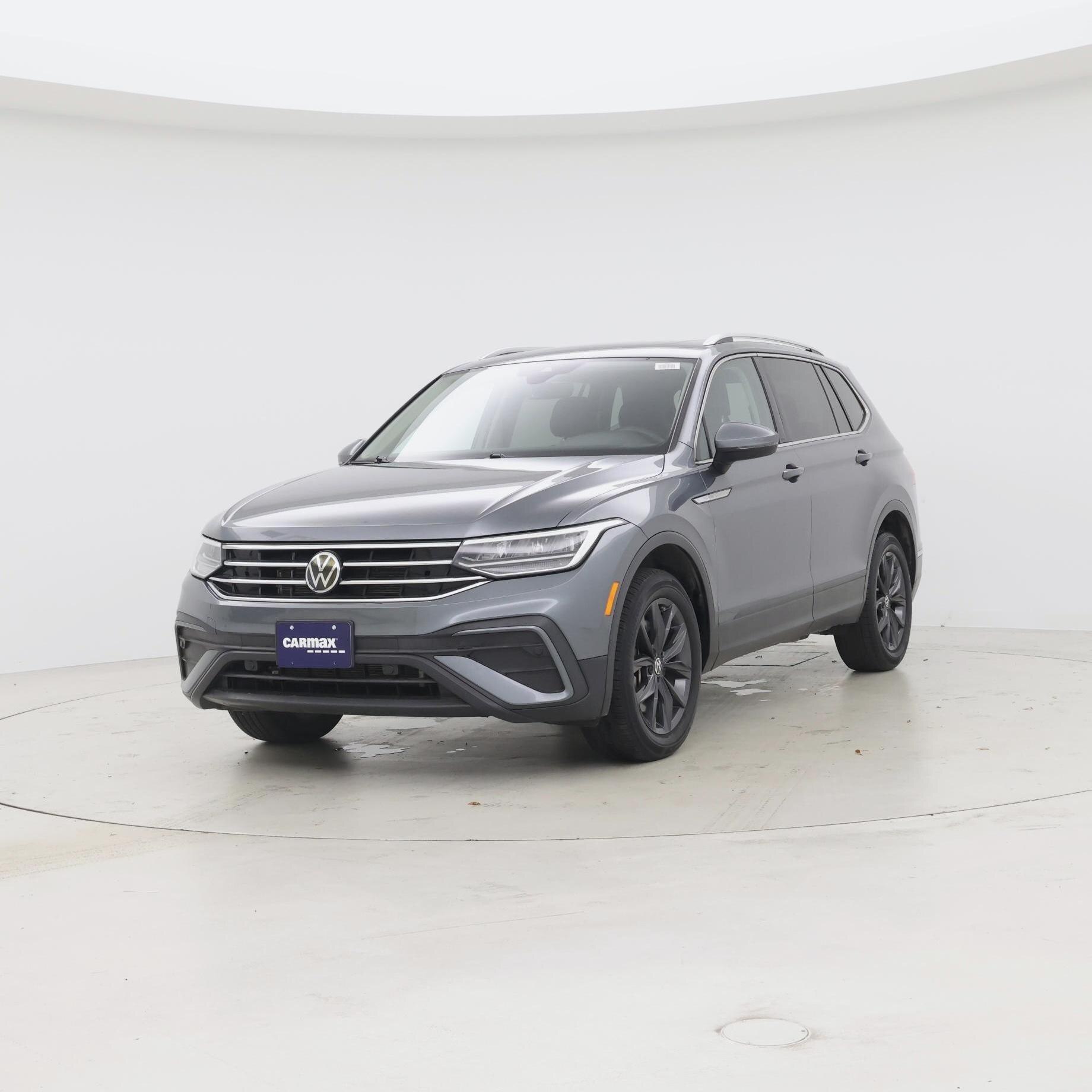 Thumbnail: 2022 Volkswagen Tiguan - 4