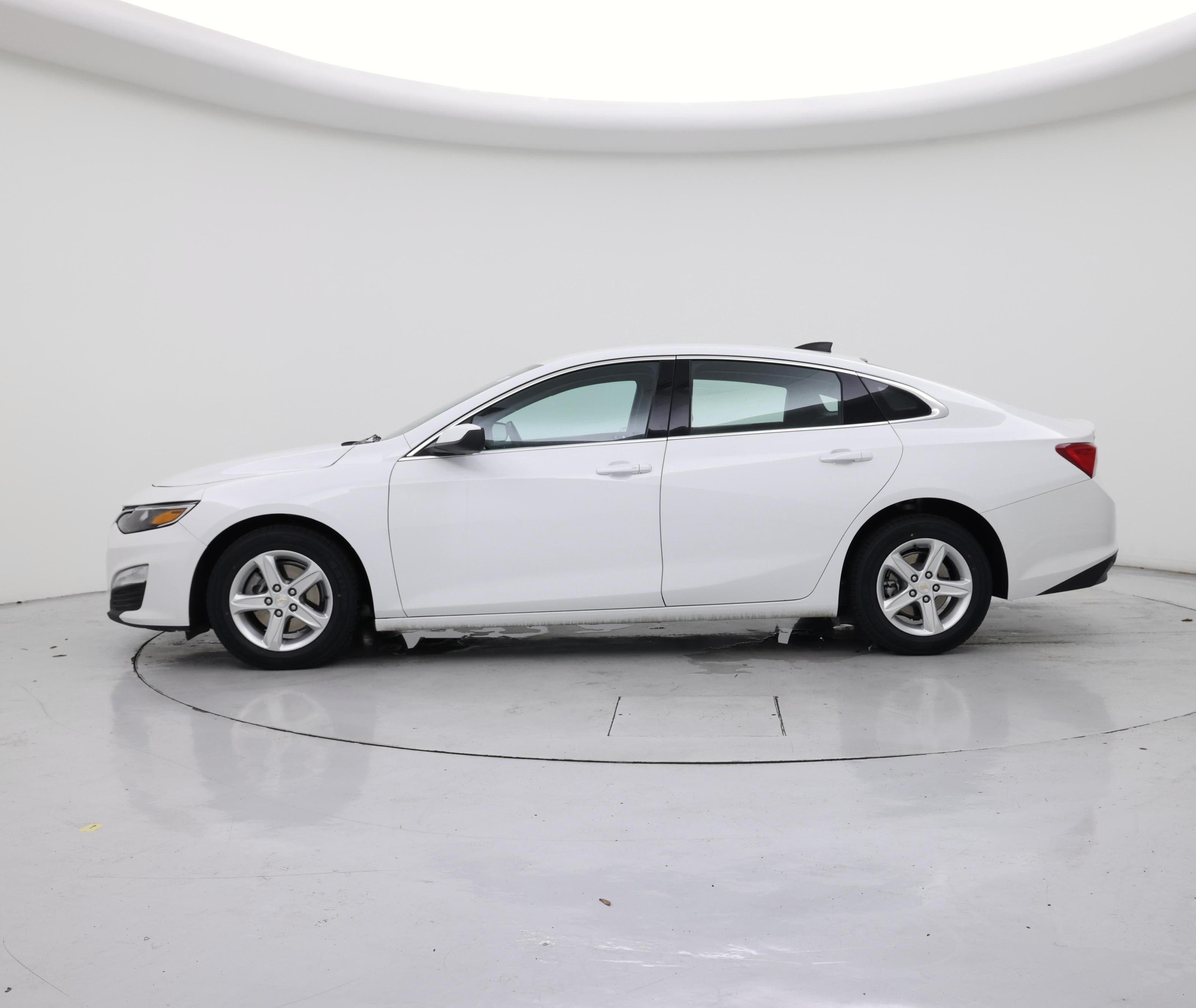 Thumbnail: 2024 Chevrolet Malibu - 3