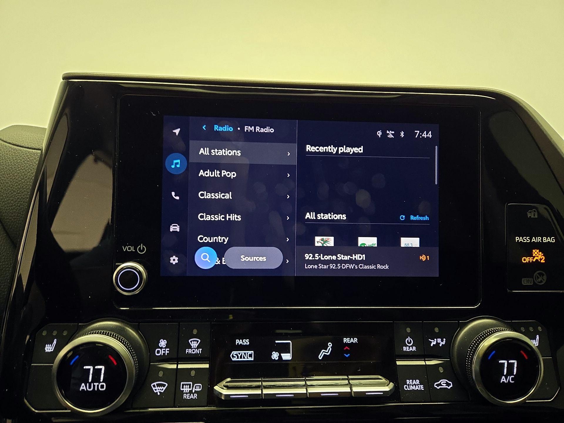 Thumbnail: 2024 Toyota Highlander - 15