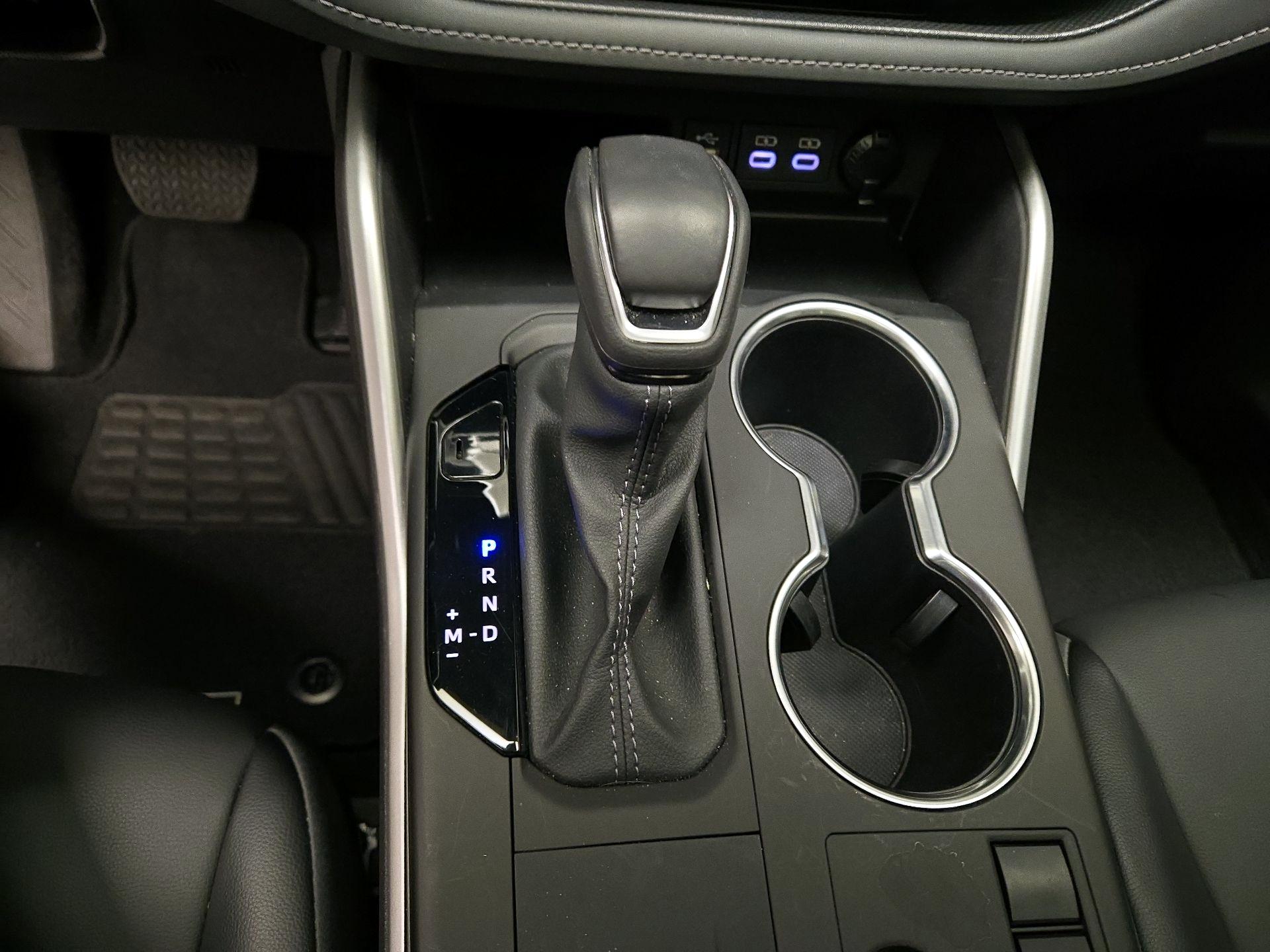 Thumbnail: 2024 Toyota Highlander - 17