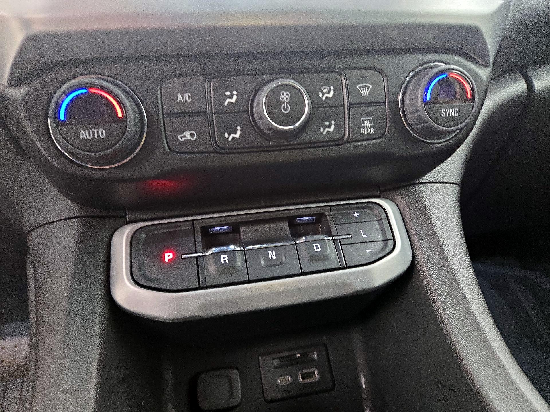 Thumbnail: 2023 GMC Acadia - 17