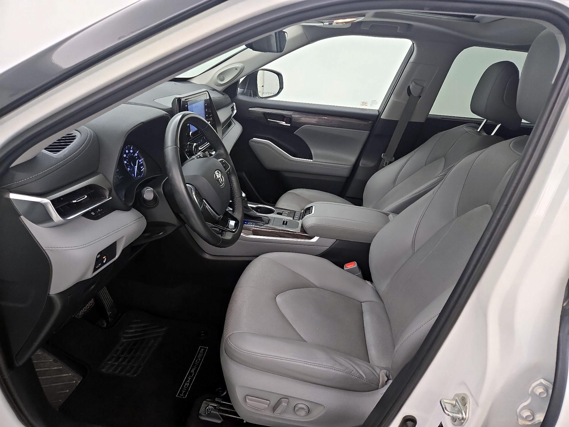 Thumbnail: 2020 Toyota Highlander - 11