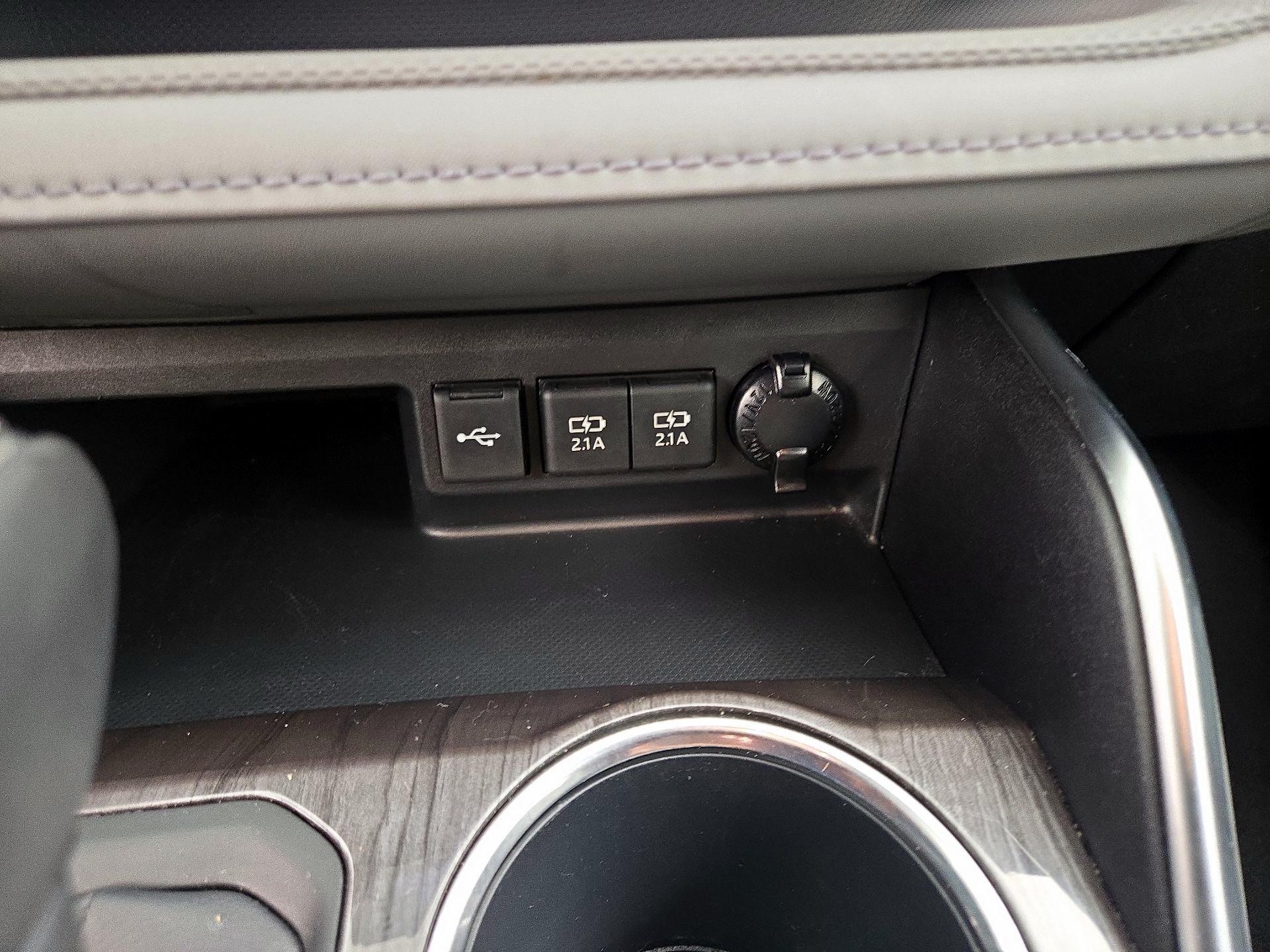 Thumbnail: 2020 Toyota Highlander - 19