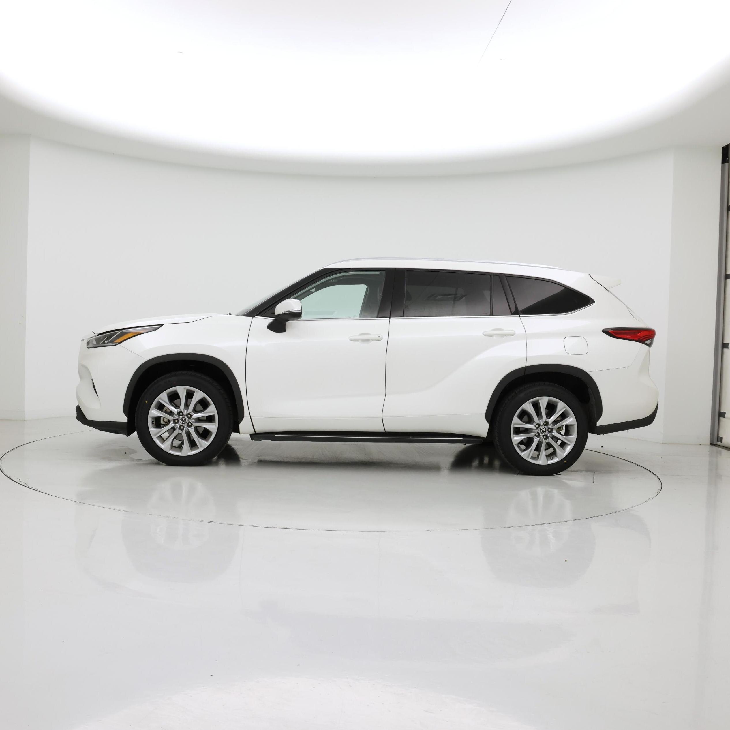 Thumbnail: 2020 Toyota Highlander - 3