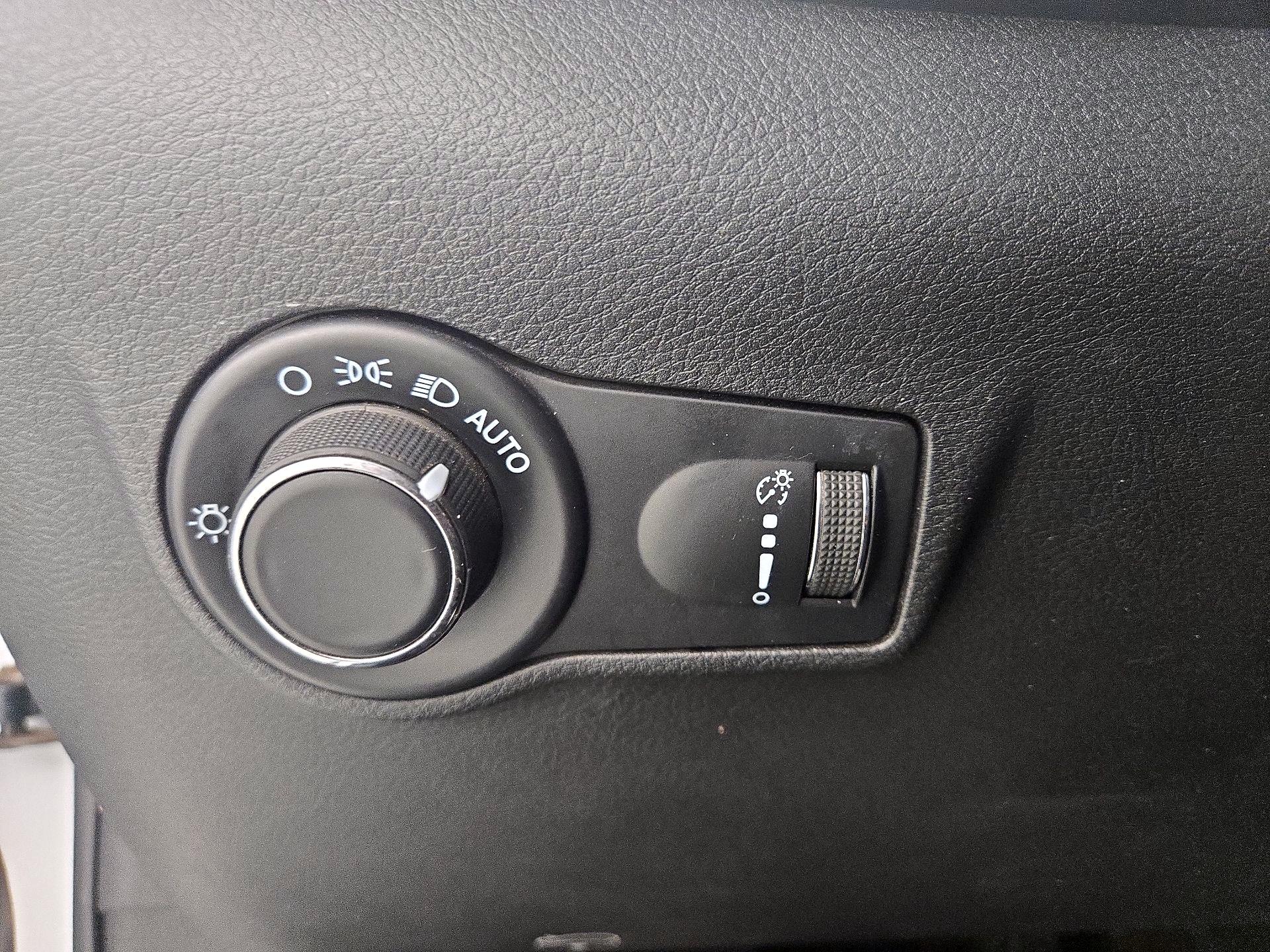 Thumbnail: 2023 Jeep Compass - 13