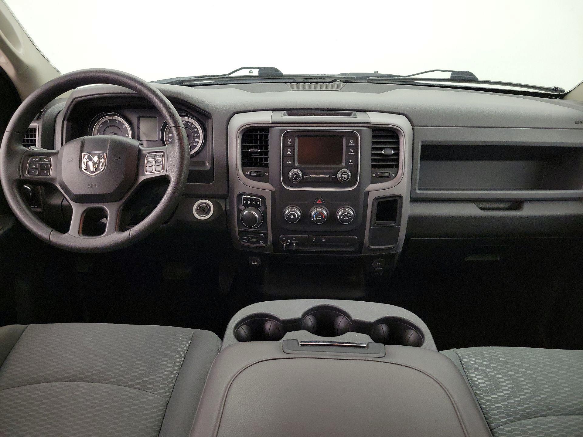 Thumbnail: 2020 RAM 1500 Classic - 9