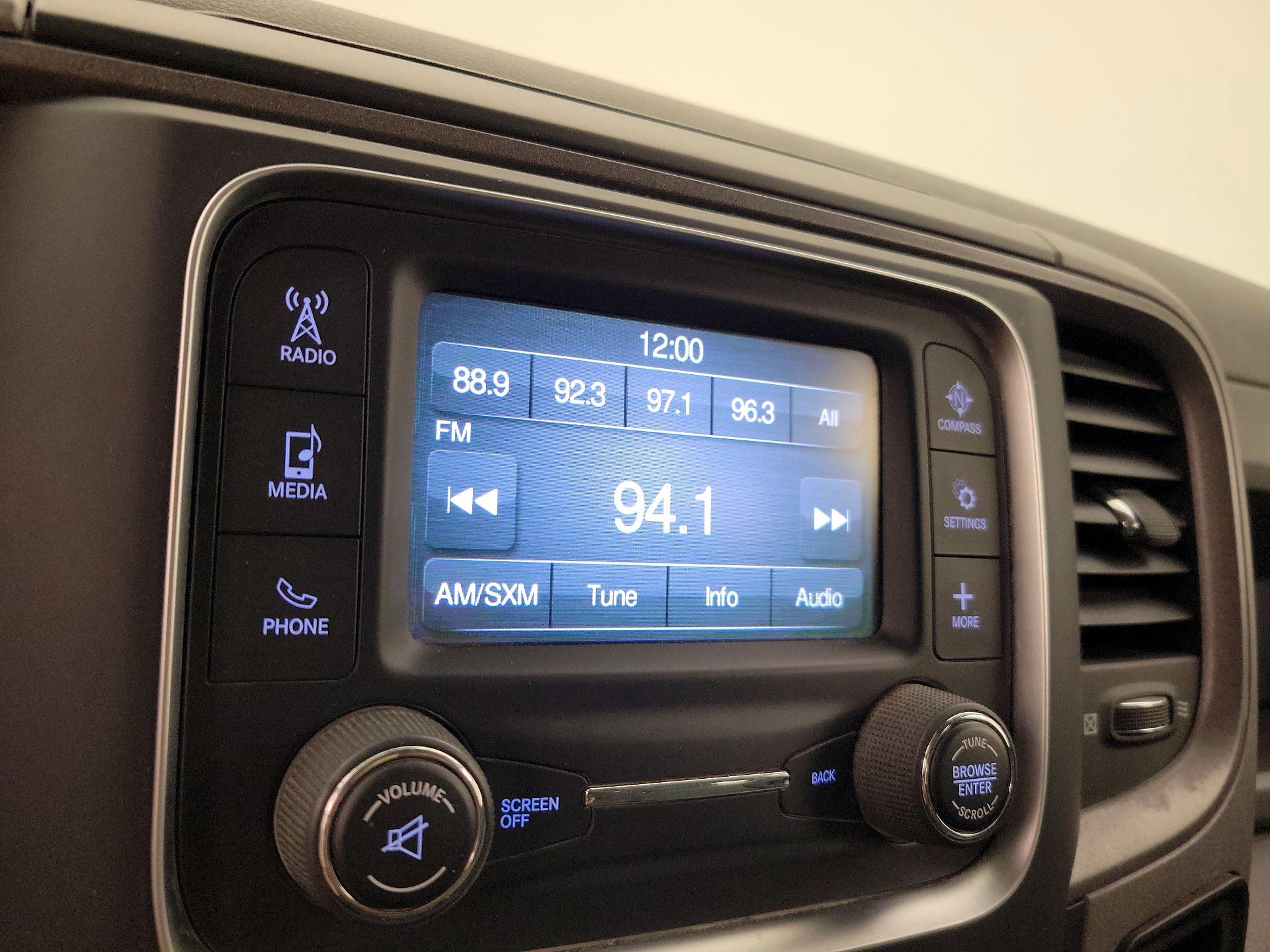 Thumbnail: 2020 RAM 1500 Classic - 15