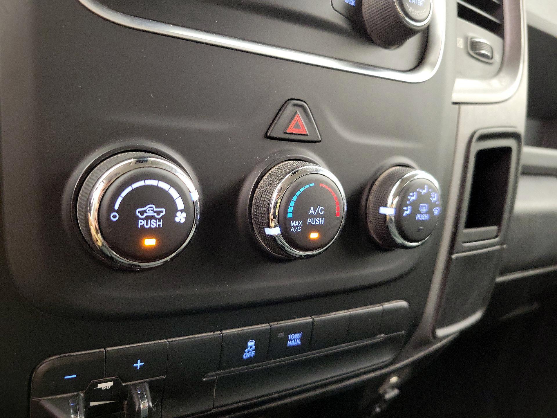 Thumbnail: 2020 RAM 1500 Classic - 16