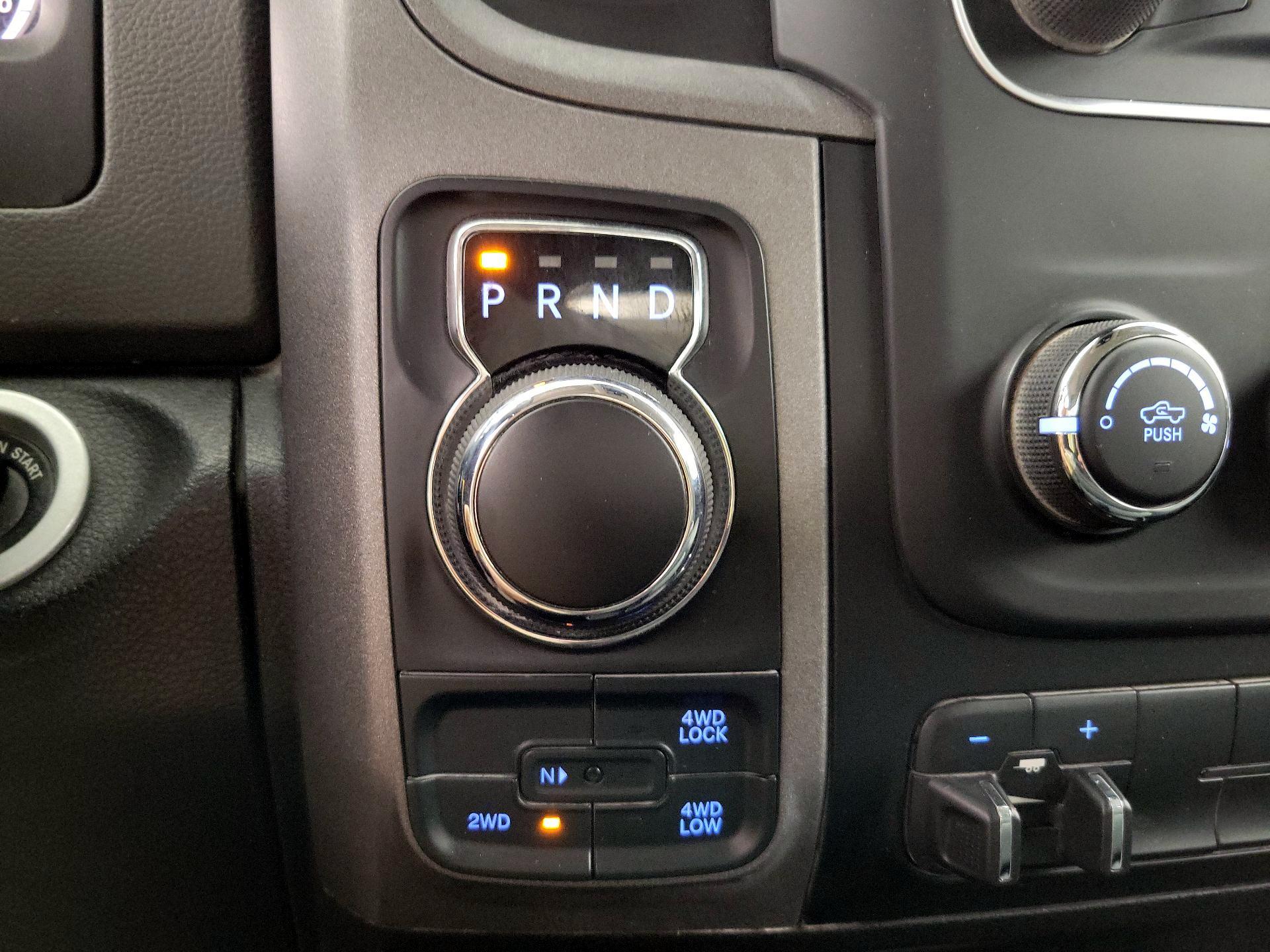 Thumbnail: 2020 RAM 1500 Classic - 17