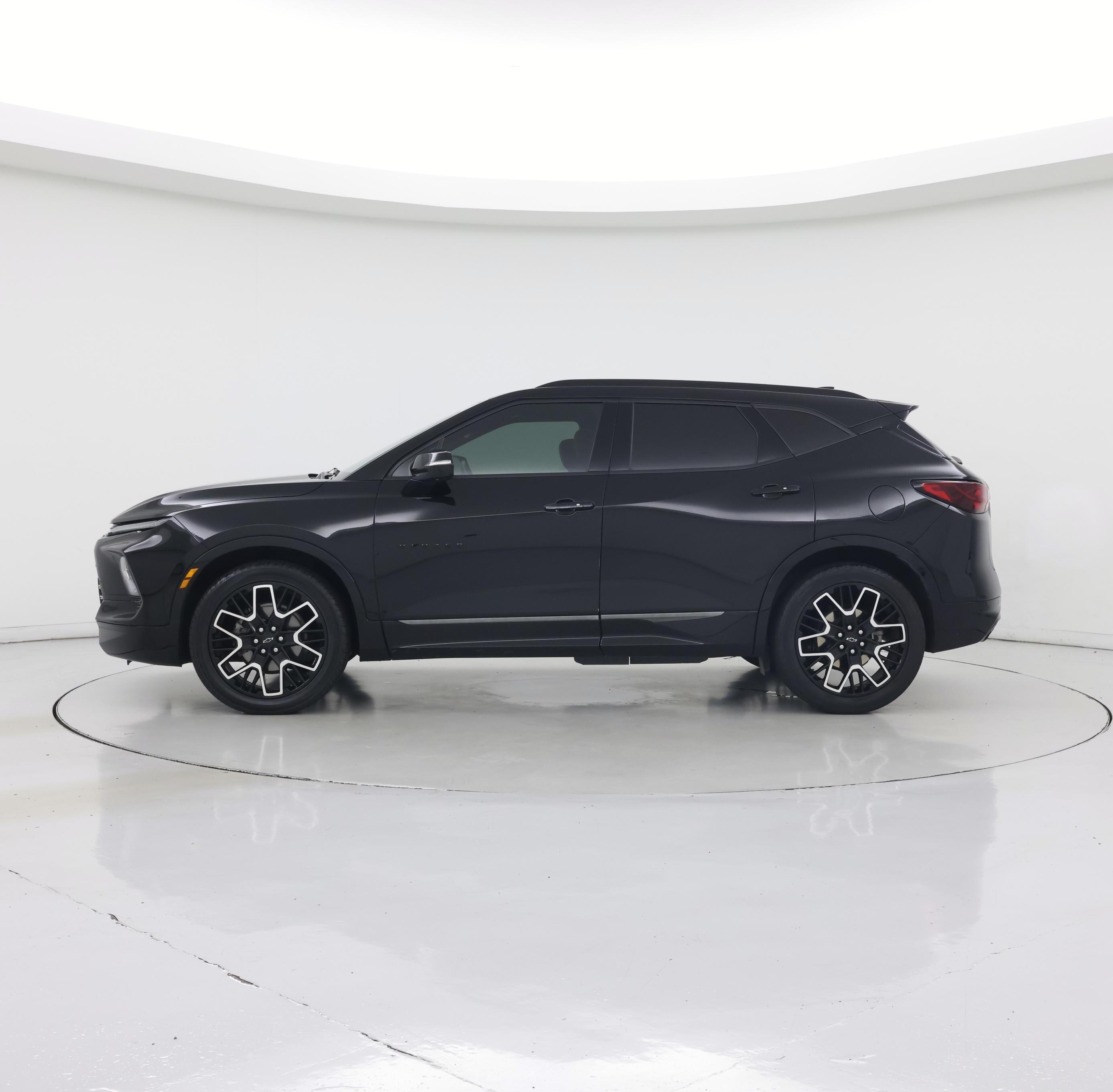 Thumbnail: 2023 Chevrolet Blazer - 3