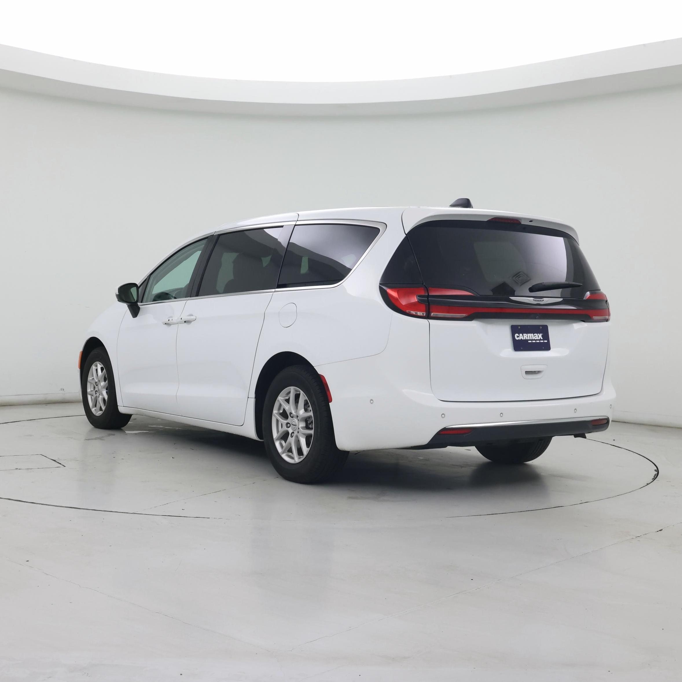 Thumbnail: 2023 Chrysler Pacifica - 2