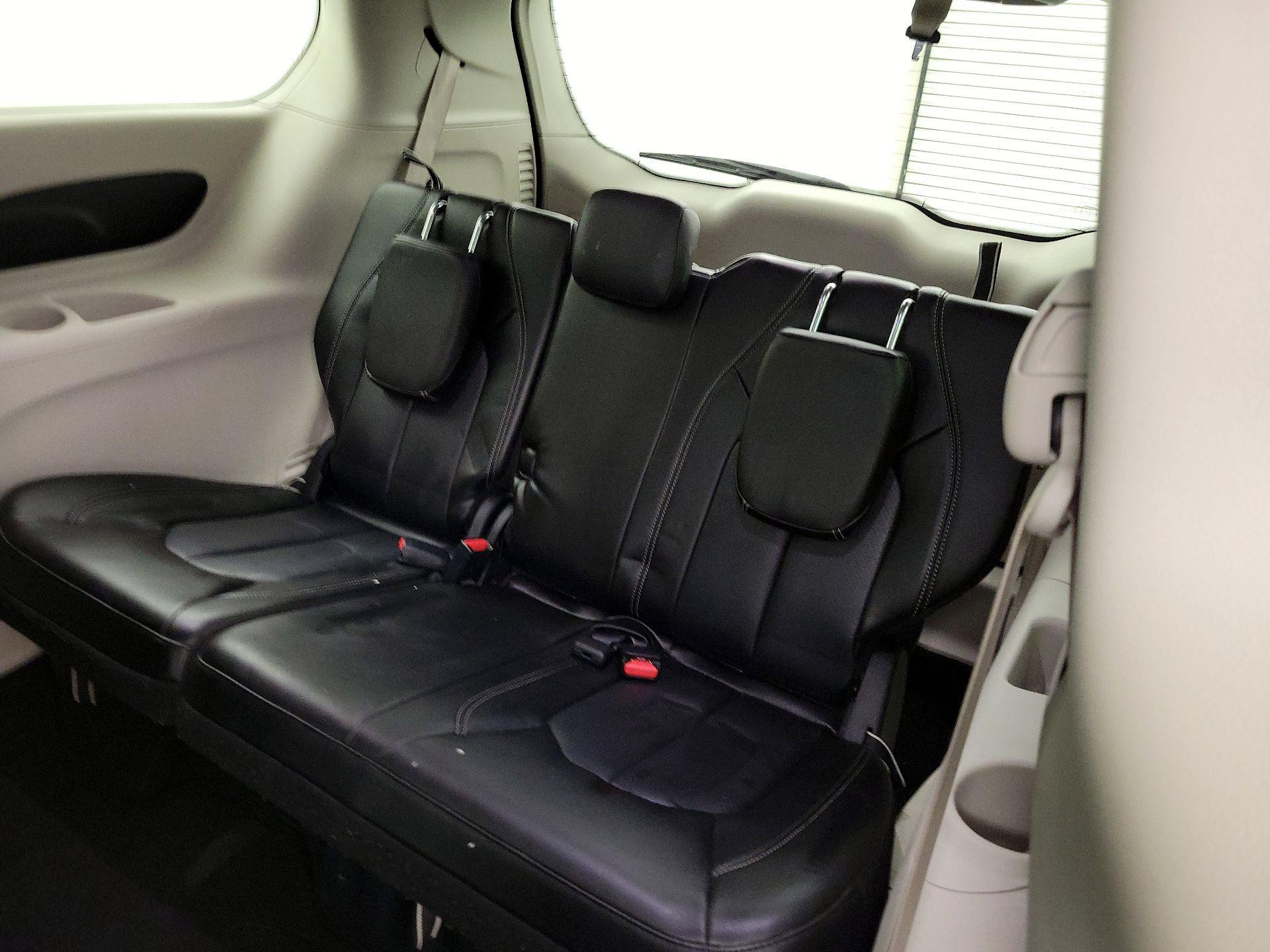 Thumbnail: 2023 Chrysler Pacifica - 19