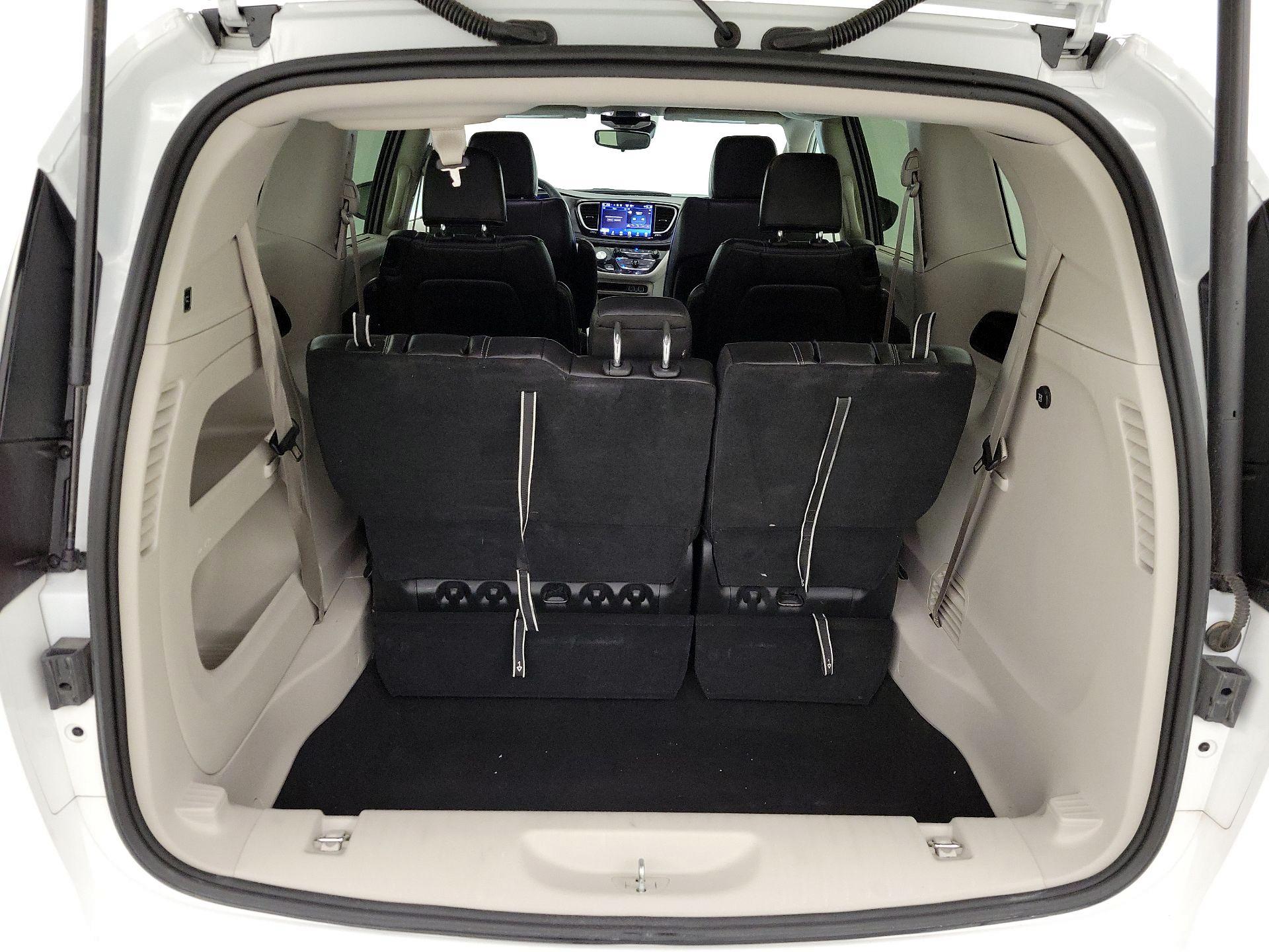 Thumbnail: 2023 Chrysler Pacifica - 20