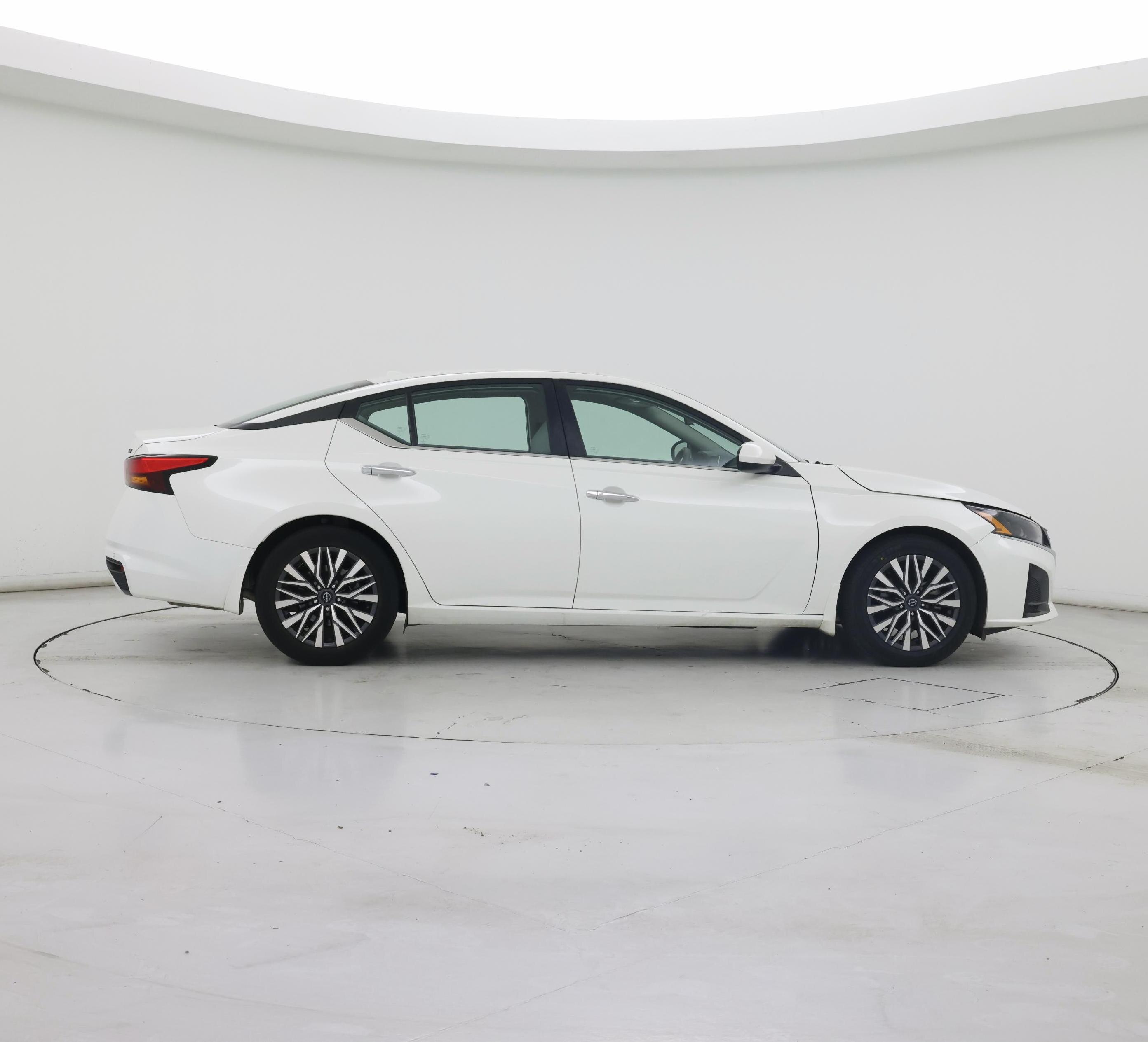 Thumbnail: 2023 Nissan Altima - 7