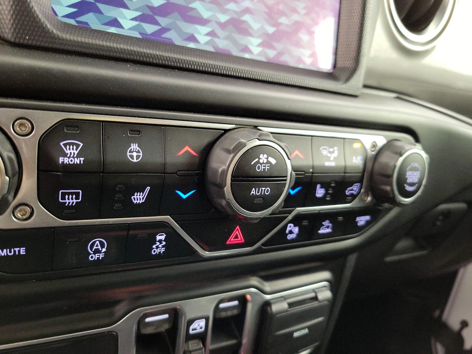 Thumbnail: 2020 Jeep Gladiator - 16