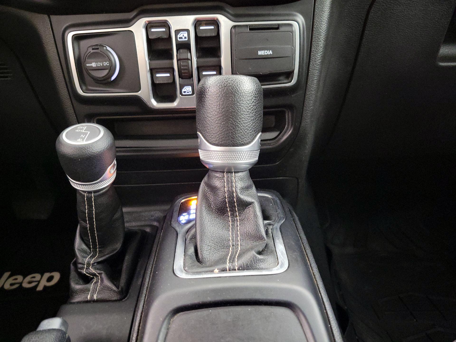 Thumbnail: 2020 Jeep Gladiator - 17