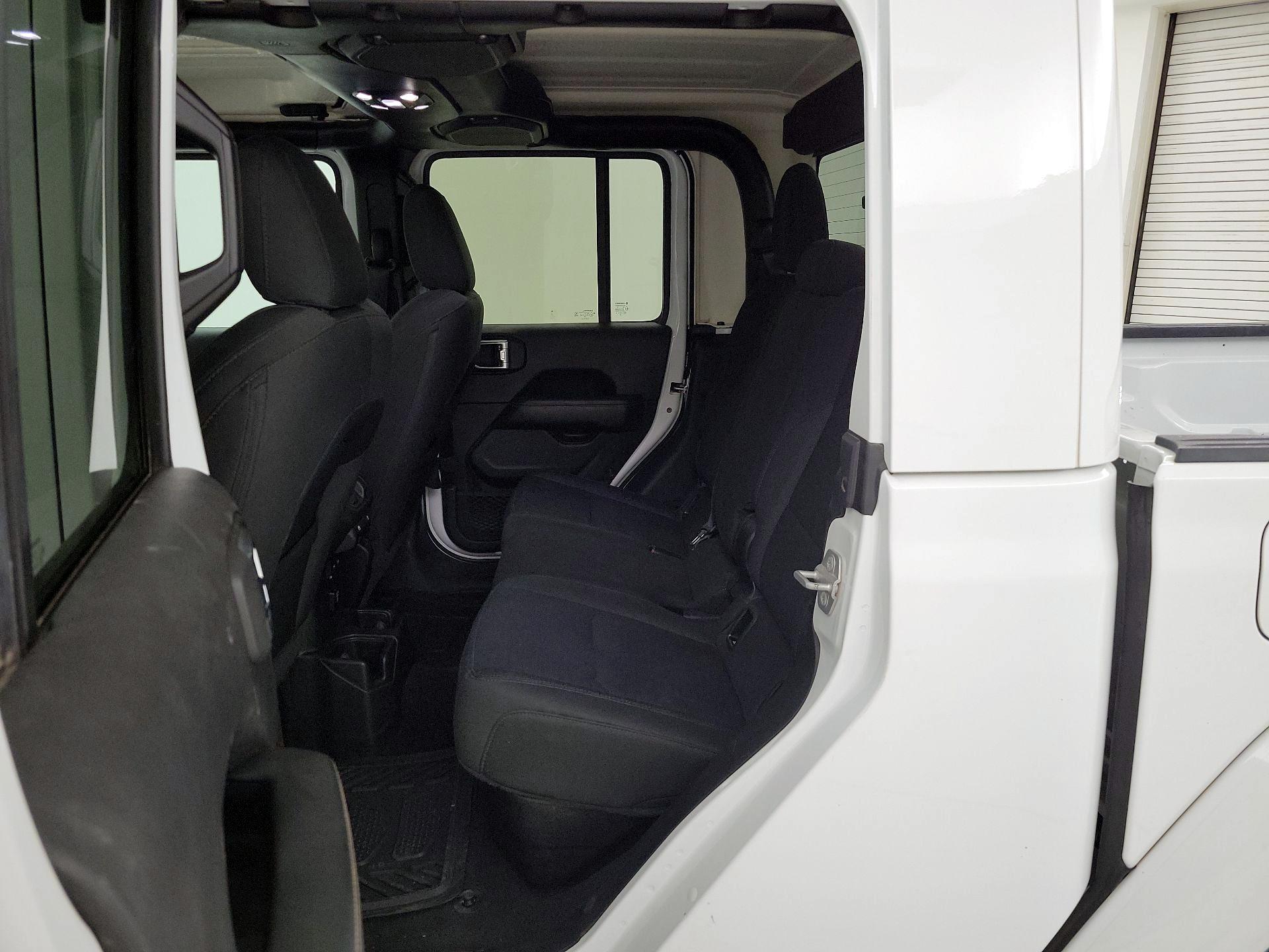 Thumbnail: 2020 Jeep Gladiator - 19