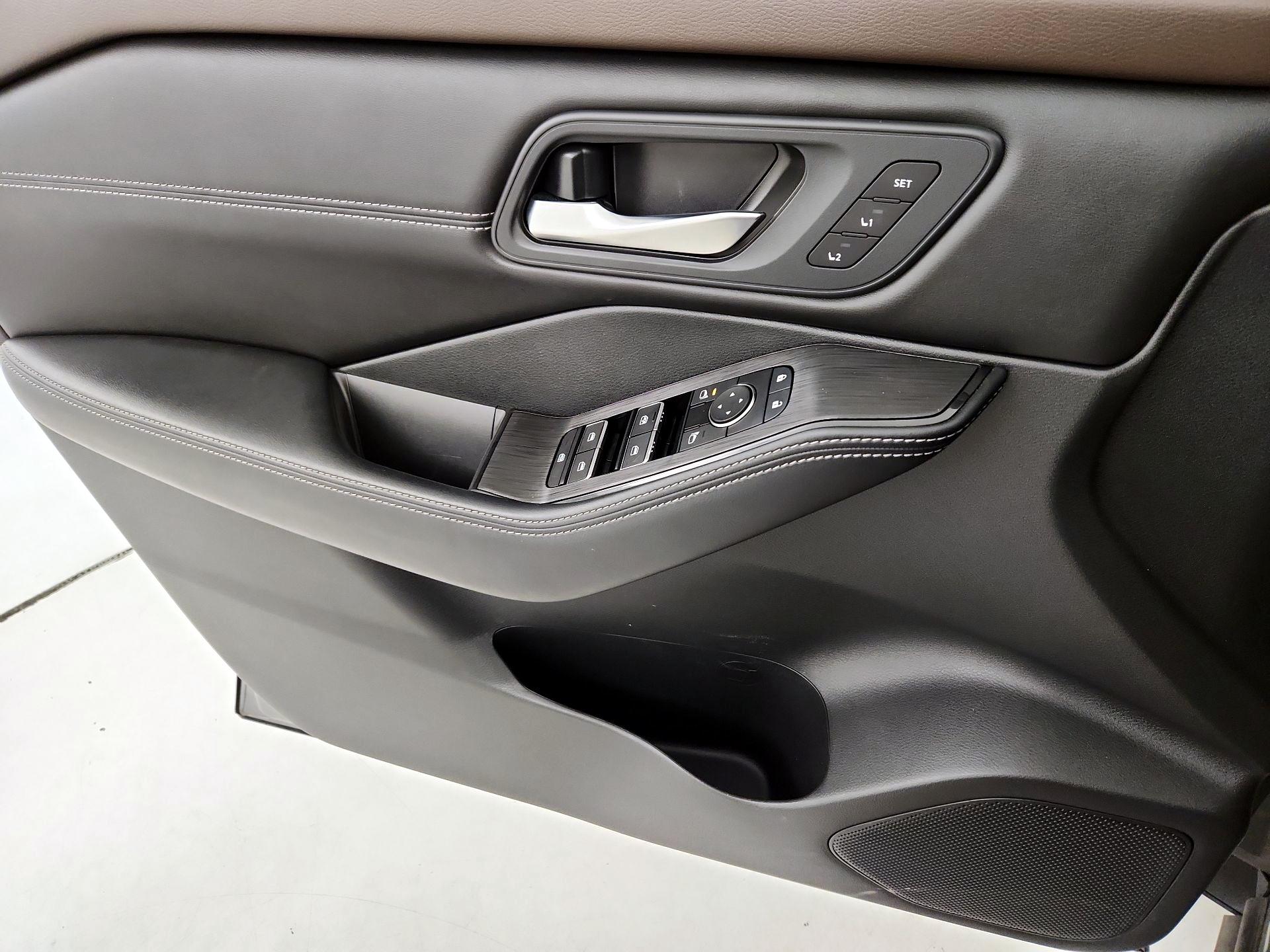 Thumbnail: 2023 Nissan Rogue - 12