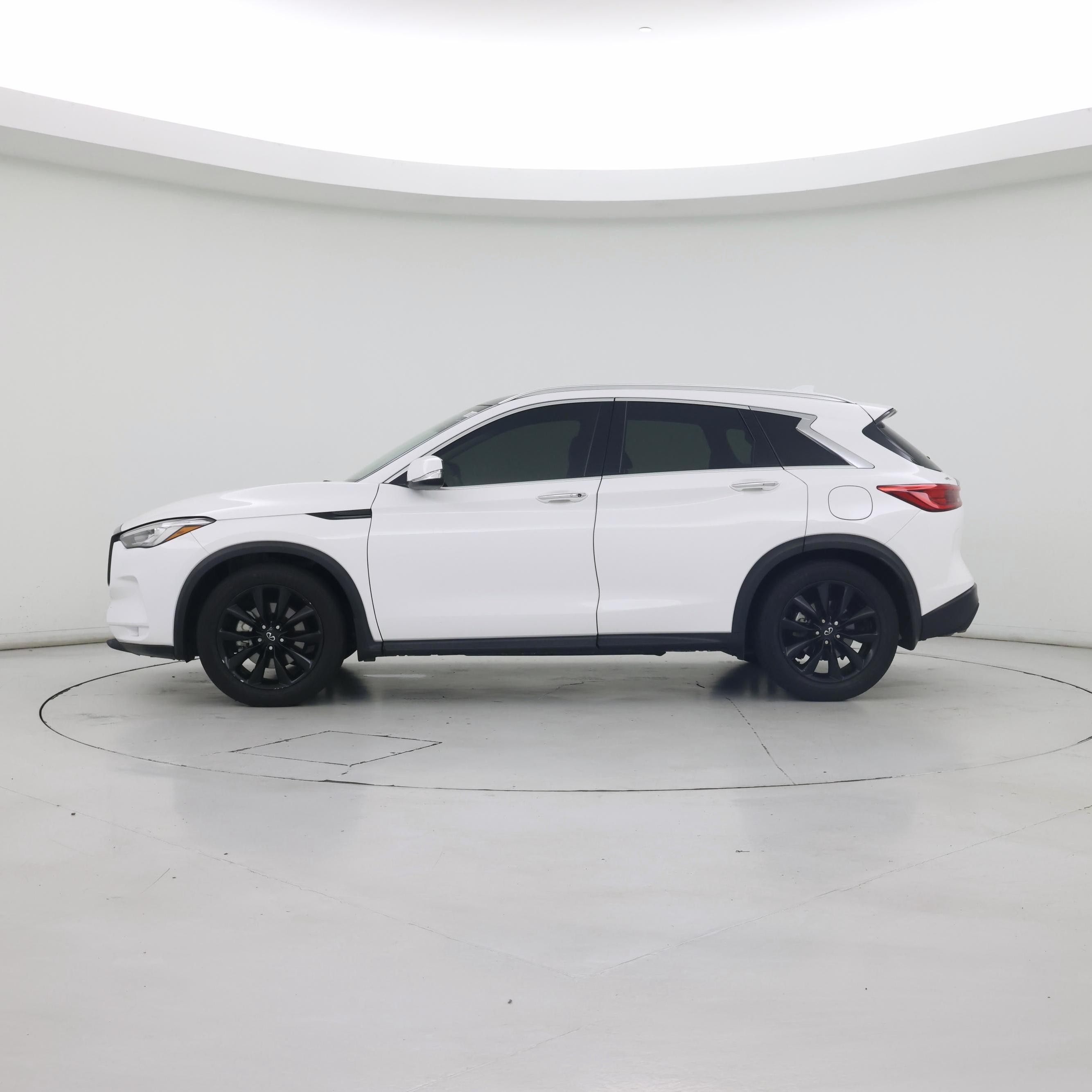 Thumbnail: 2021 INFINITI QX50 - 3