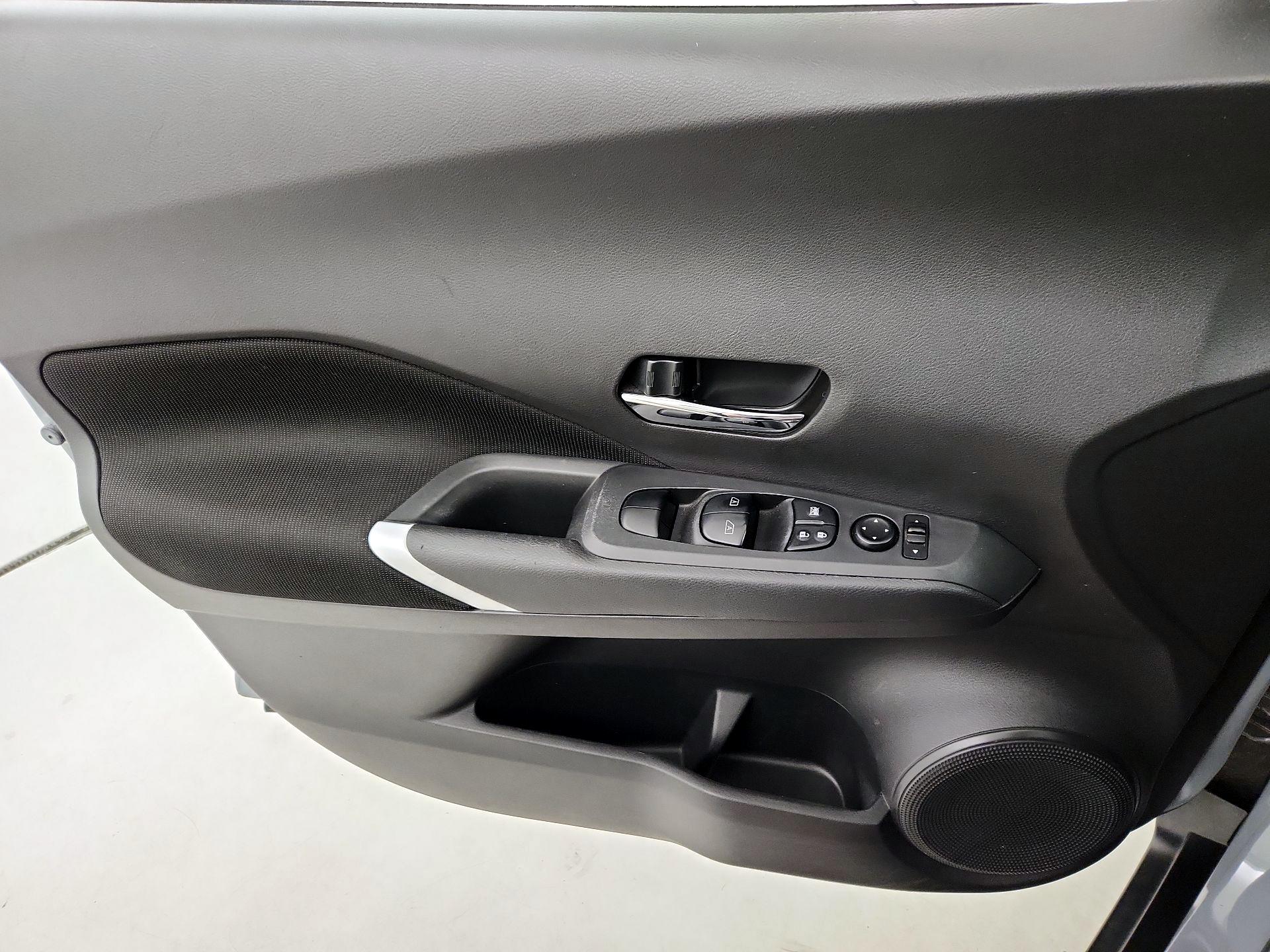 Thumbnail: 2021 Nissan Kicks - 12