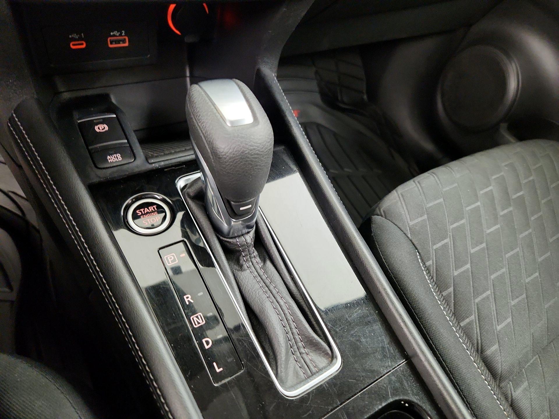 Thumbnail: 2021 Nissan Kicks - 16