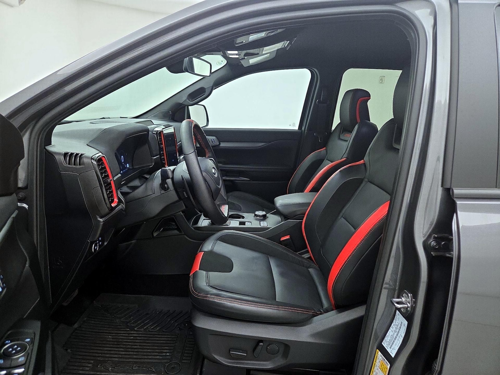 2025 Ford Ranger Raptor - Photo 12