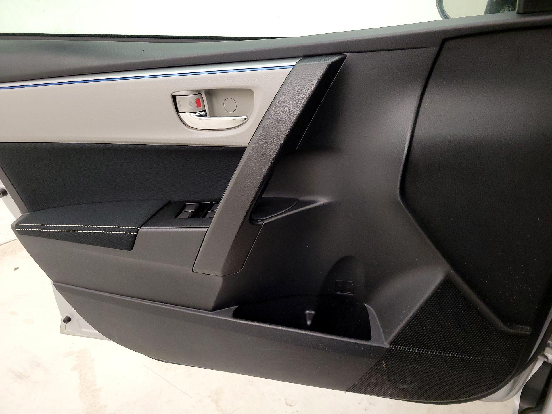 Thumbnail: 2014 Toyota Corolla - 12