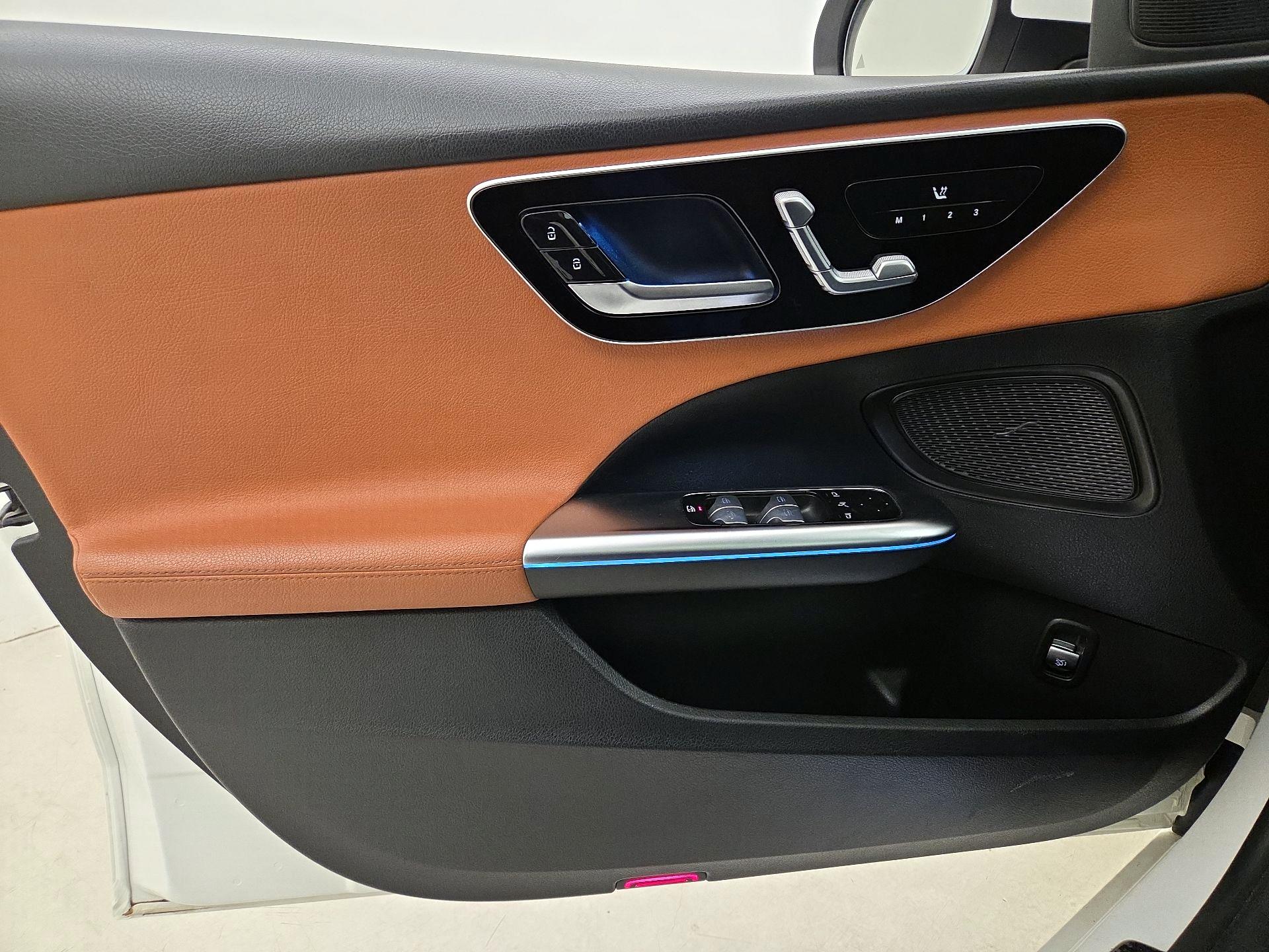 Thumbnail: 2023 Mercedes-Benz C-Class - 12