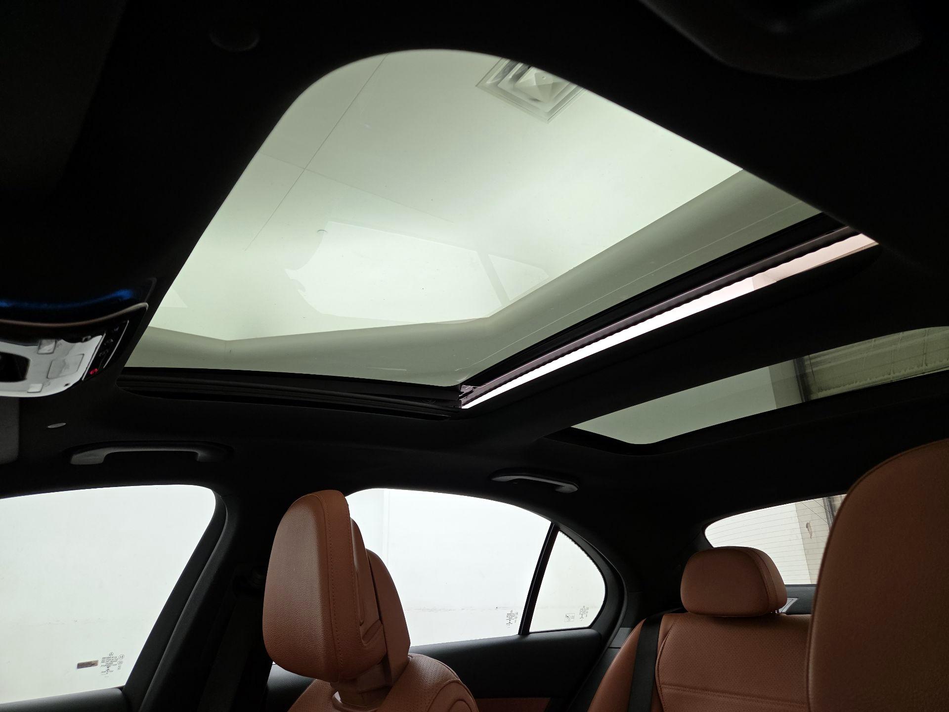 Thumbnail: 2023 Mercedes-Benz C-Class - 19