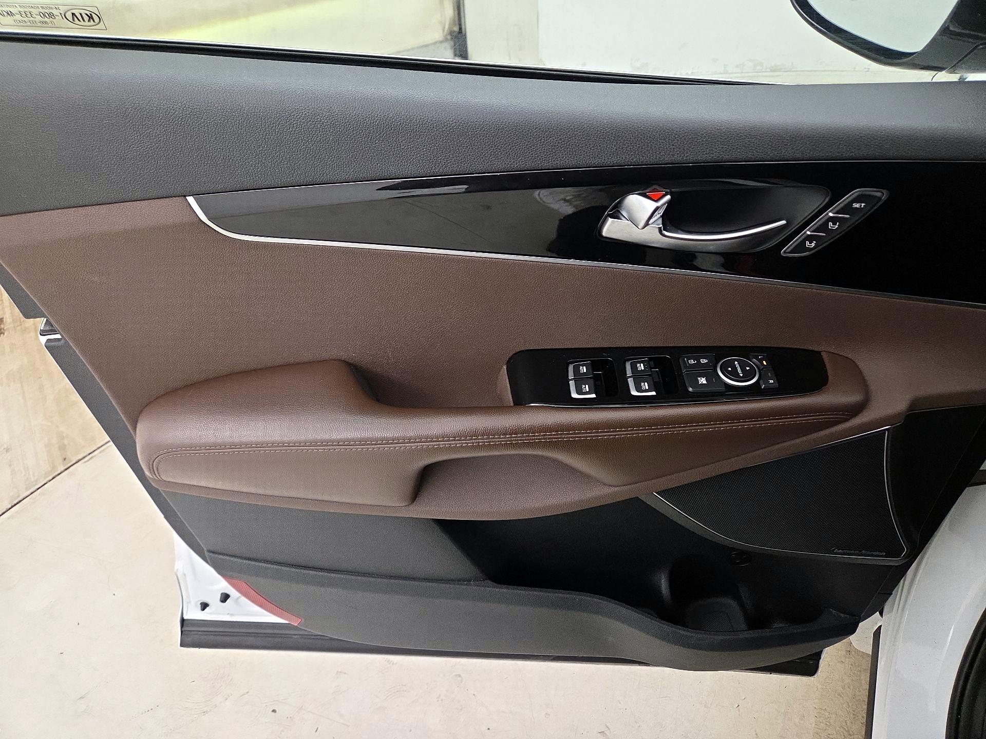Thumbnail: 2019 Kia Sorento - 12