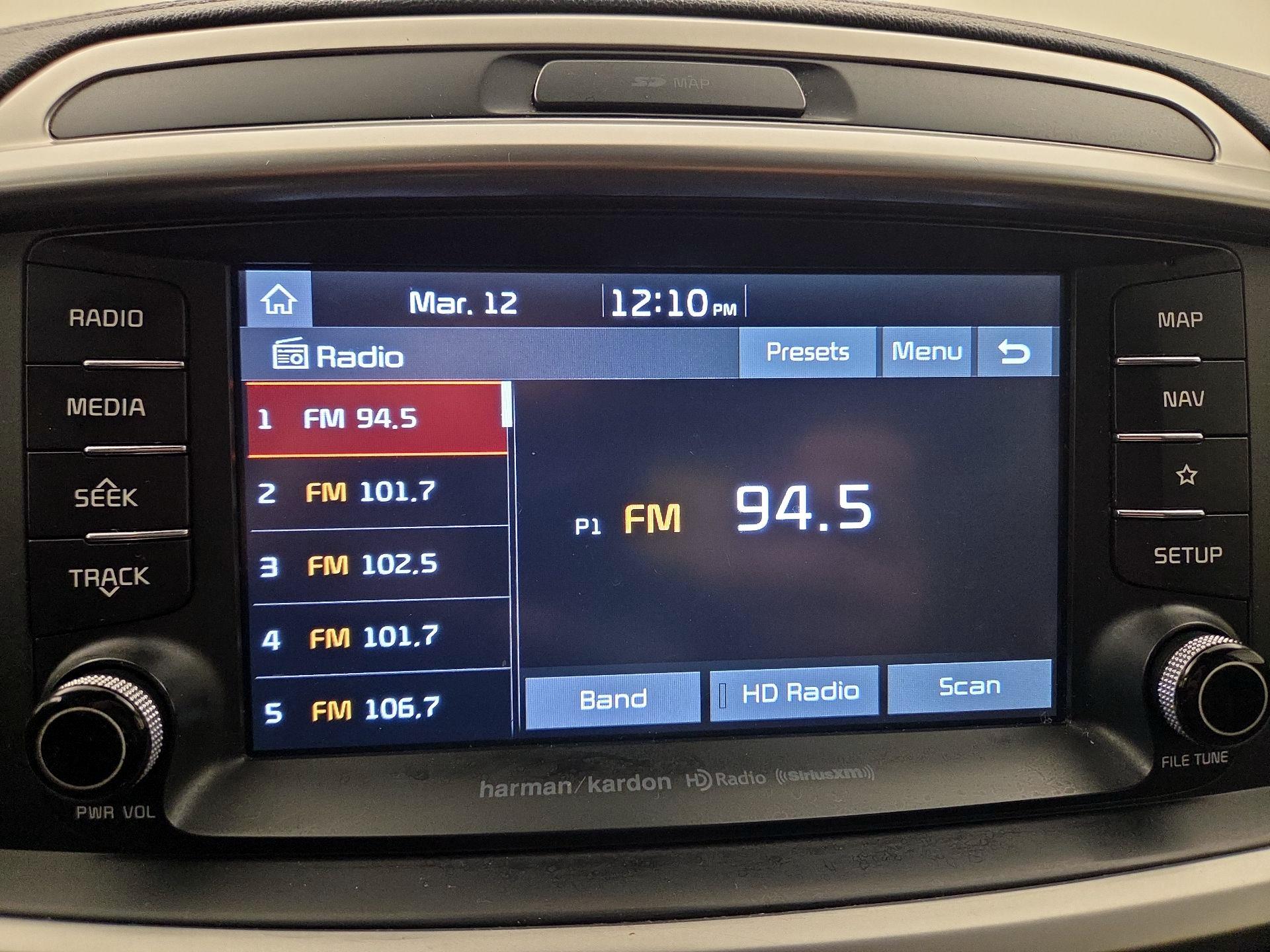 Thumbnail: 2019 Kia Sorento - 16