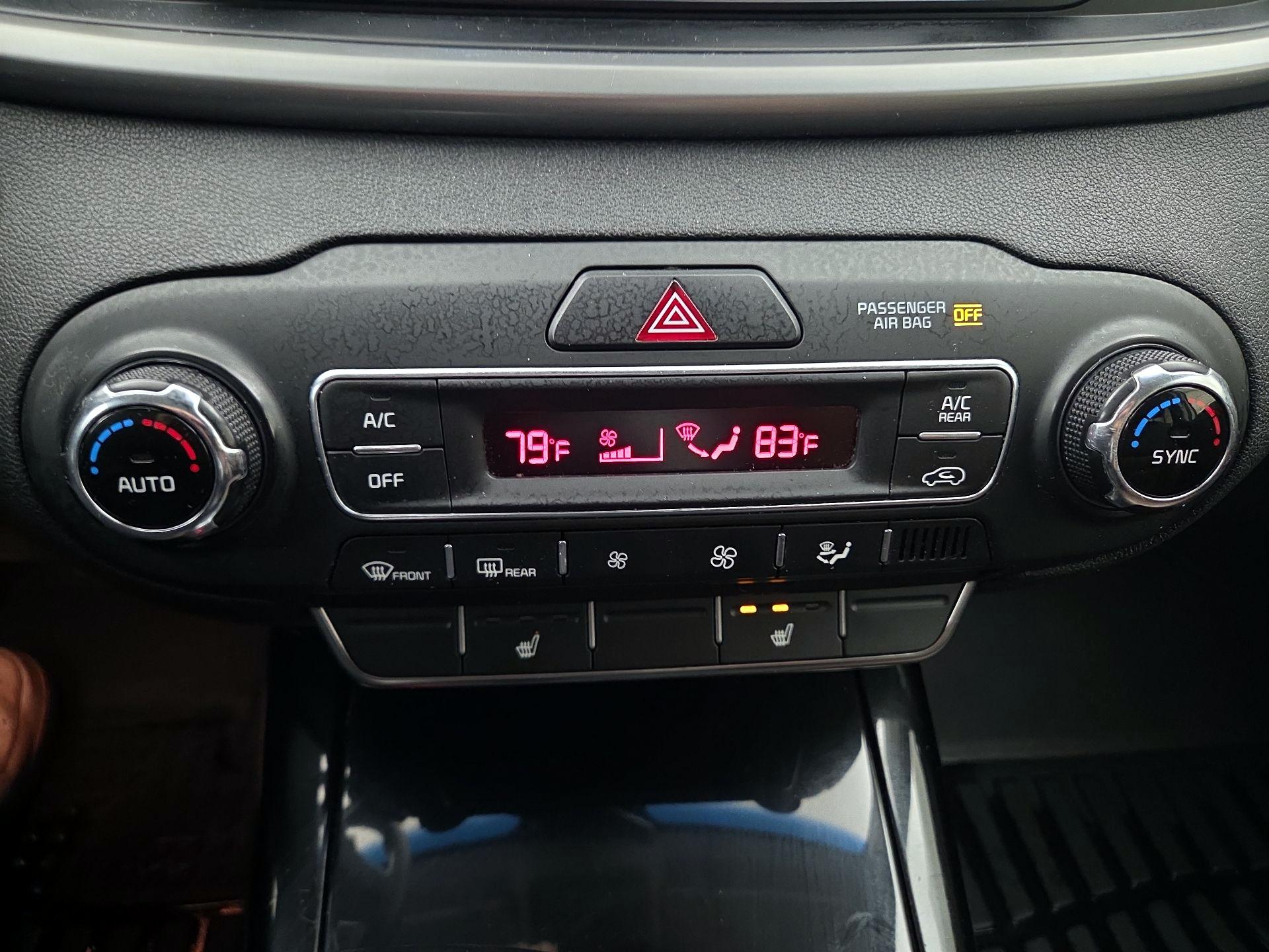 Thumbnail: 2019 Kia Sorento - 17