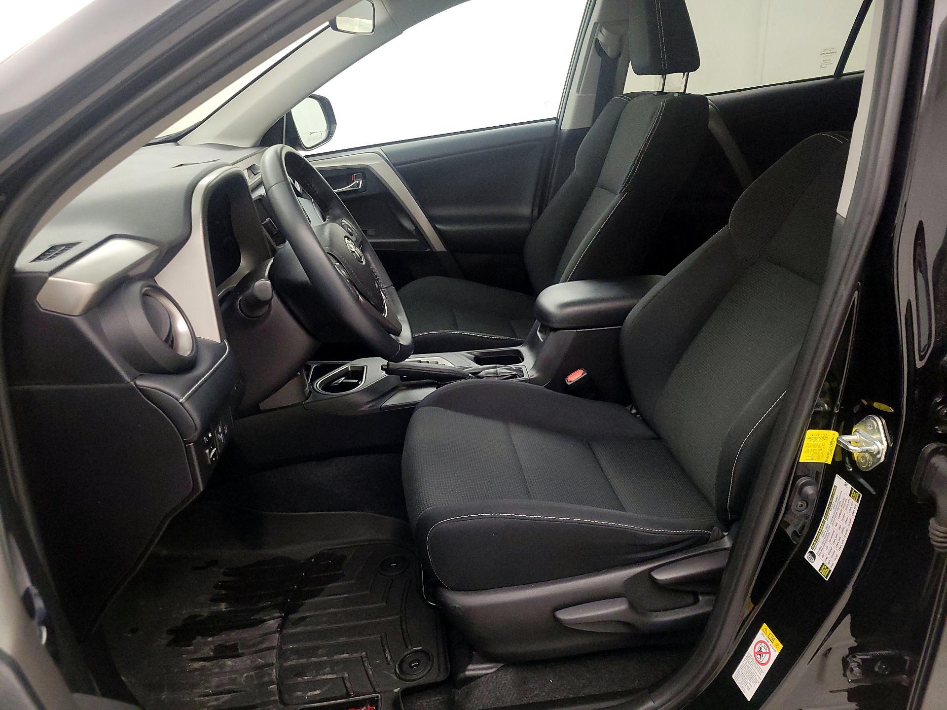 Thumbnail: 2018 Toyota RAV4 - 11